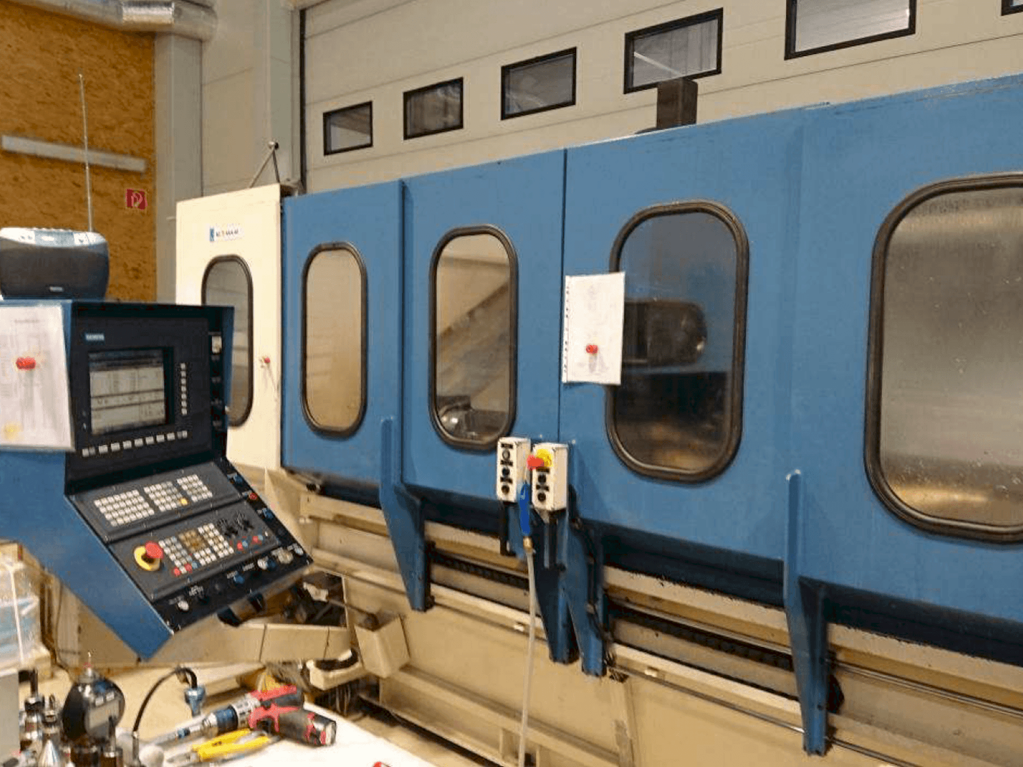 Prikaz stroja AXA VSC 2-M sprijeda