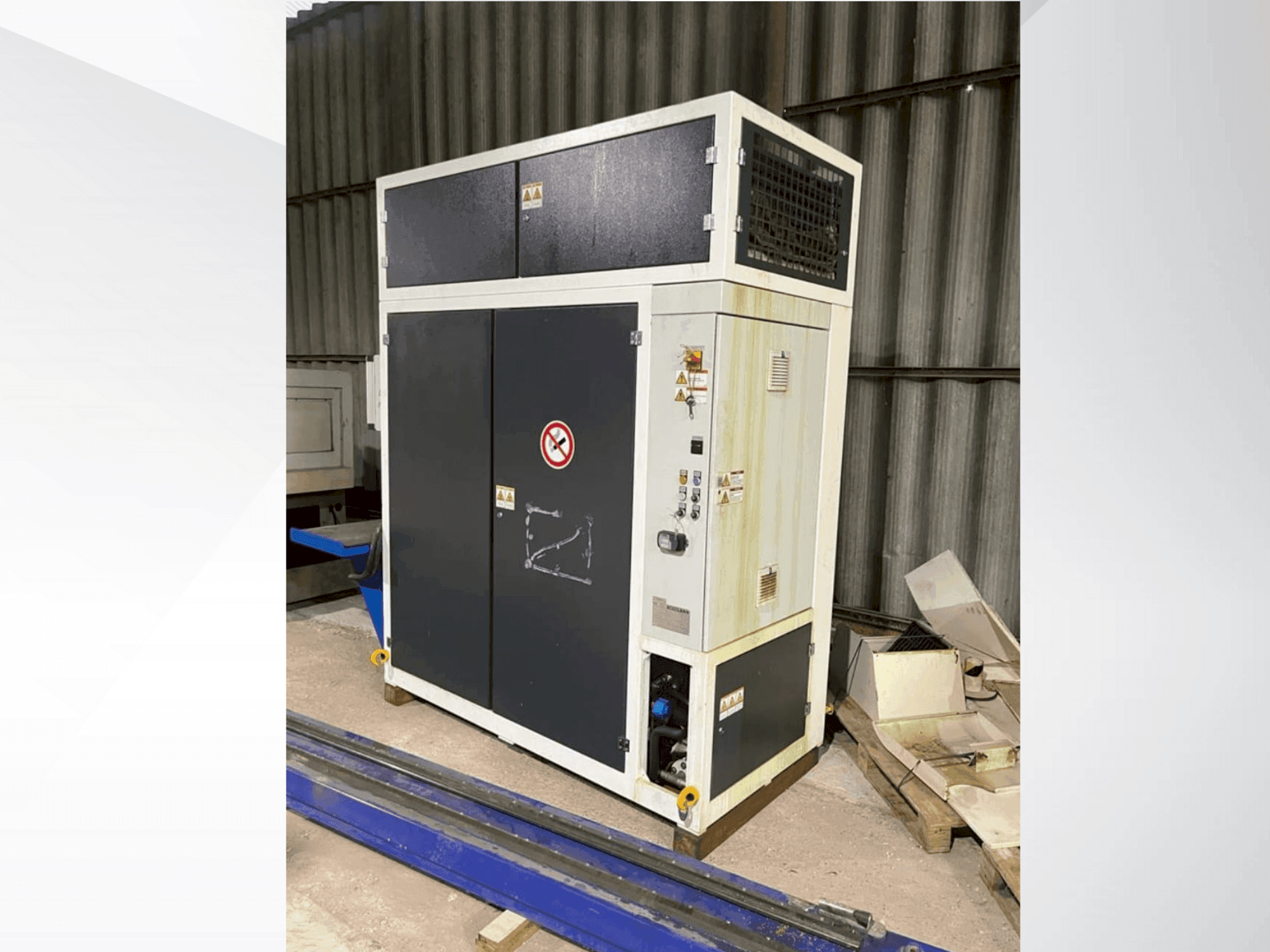 Prikaz stroja DÜRR Ecoclean Minio 85c (2019) sprijeda