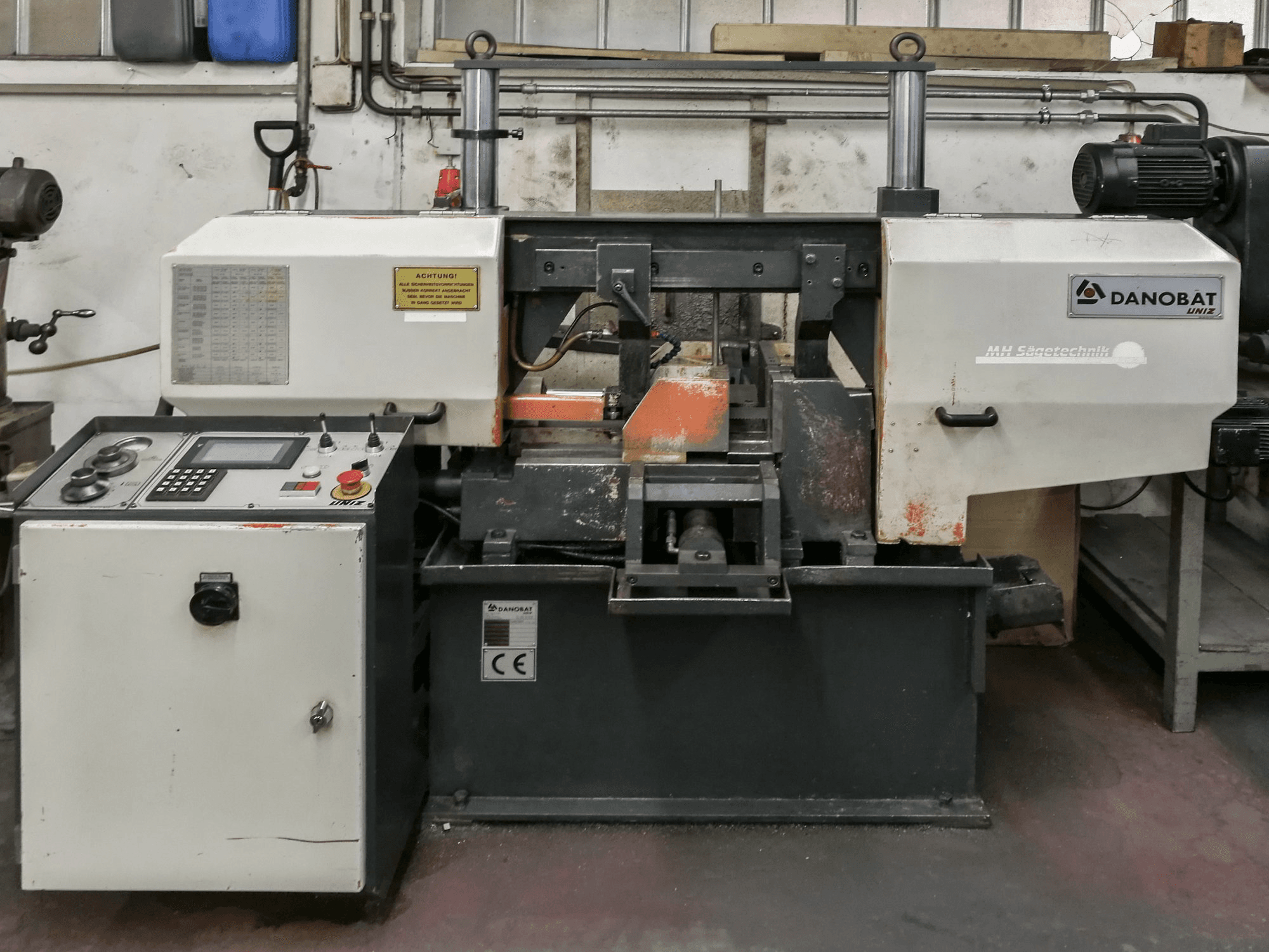 Prikaz stroja DANOBAT CR-260A sprijeda