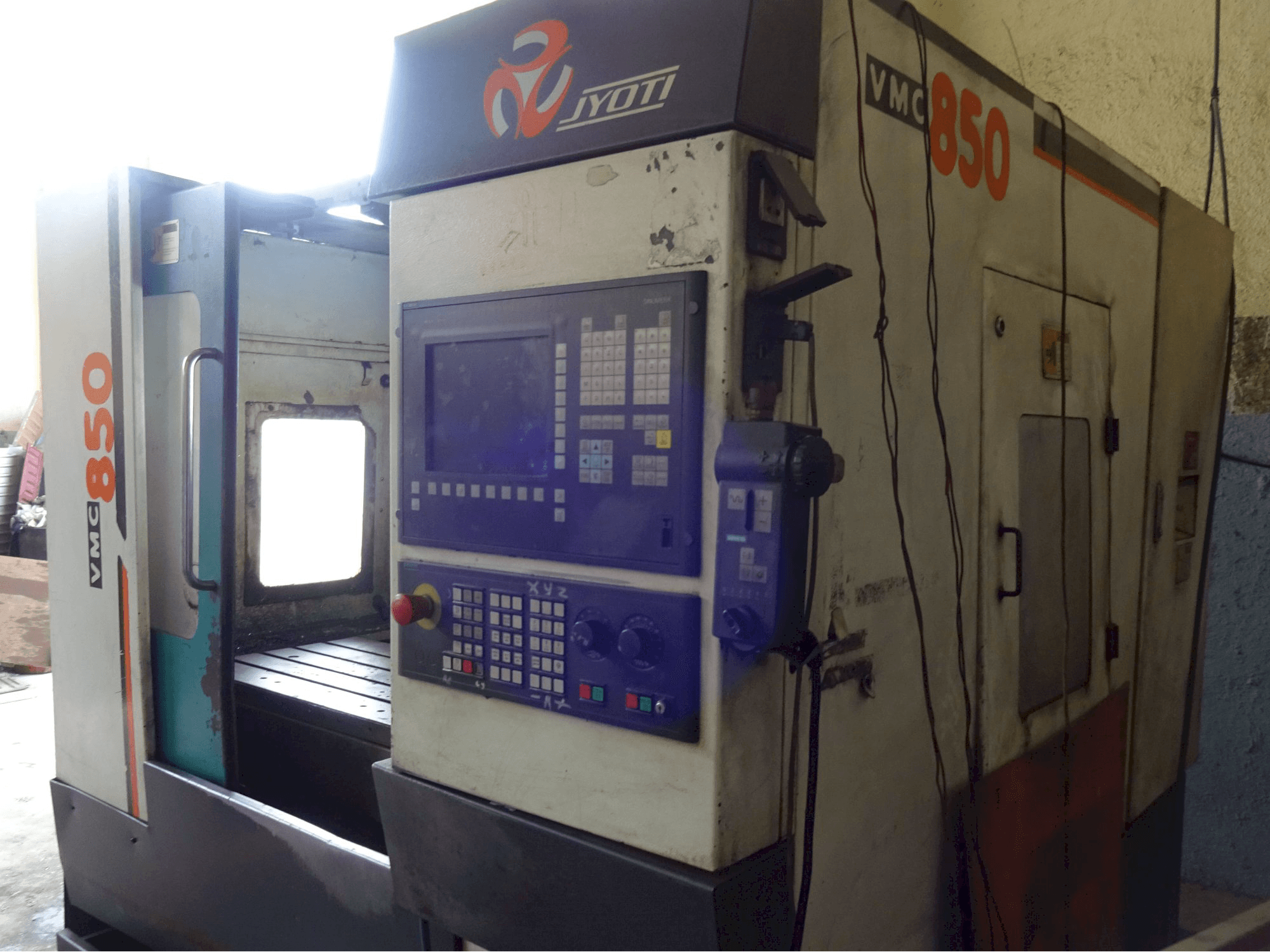 Prikaz stroja JYOTI VMC 850 zdesna