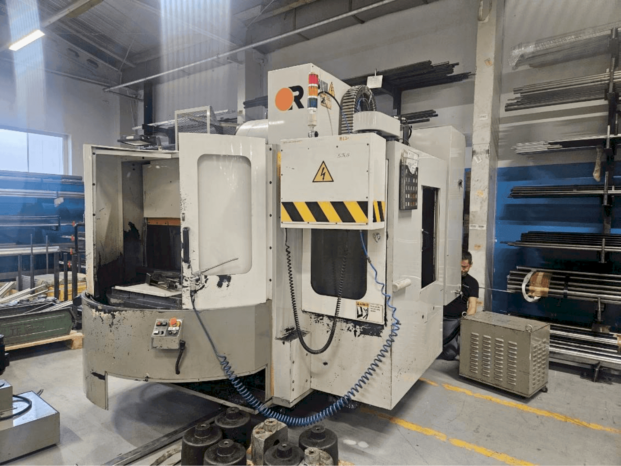 Prikaz stroja Victor Vcenter 70 - APC sprijeda