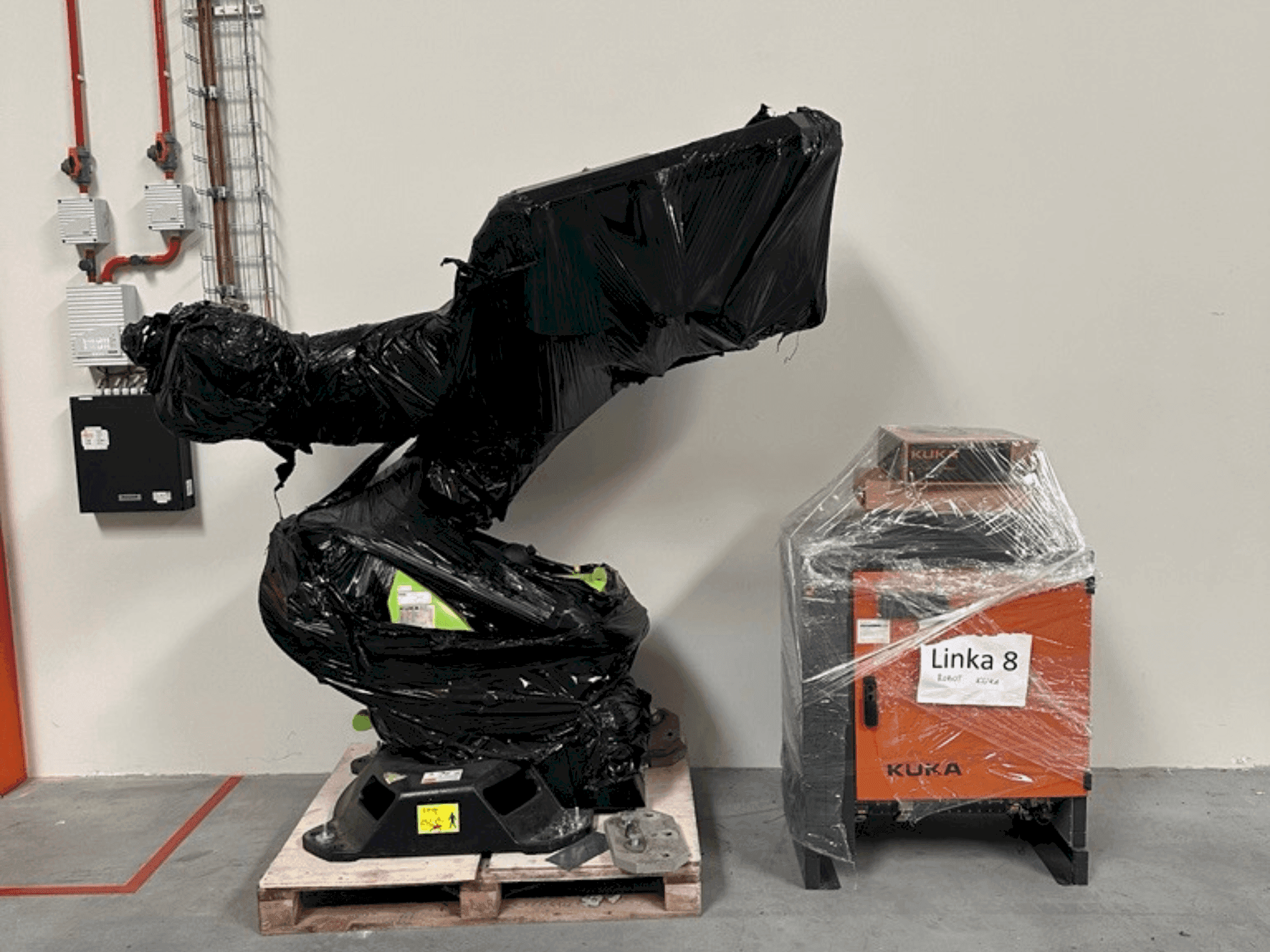 Prikaz stroja KUKA KR-90 R3100 sprijeda