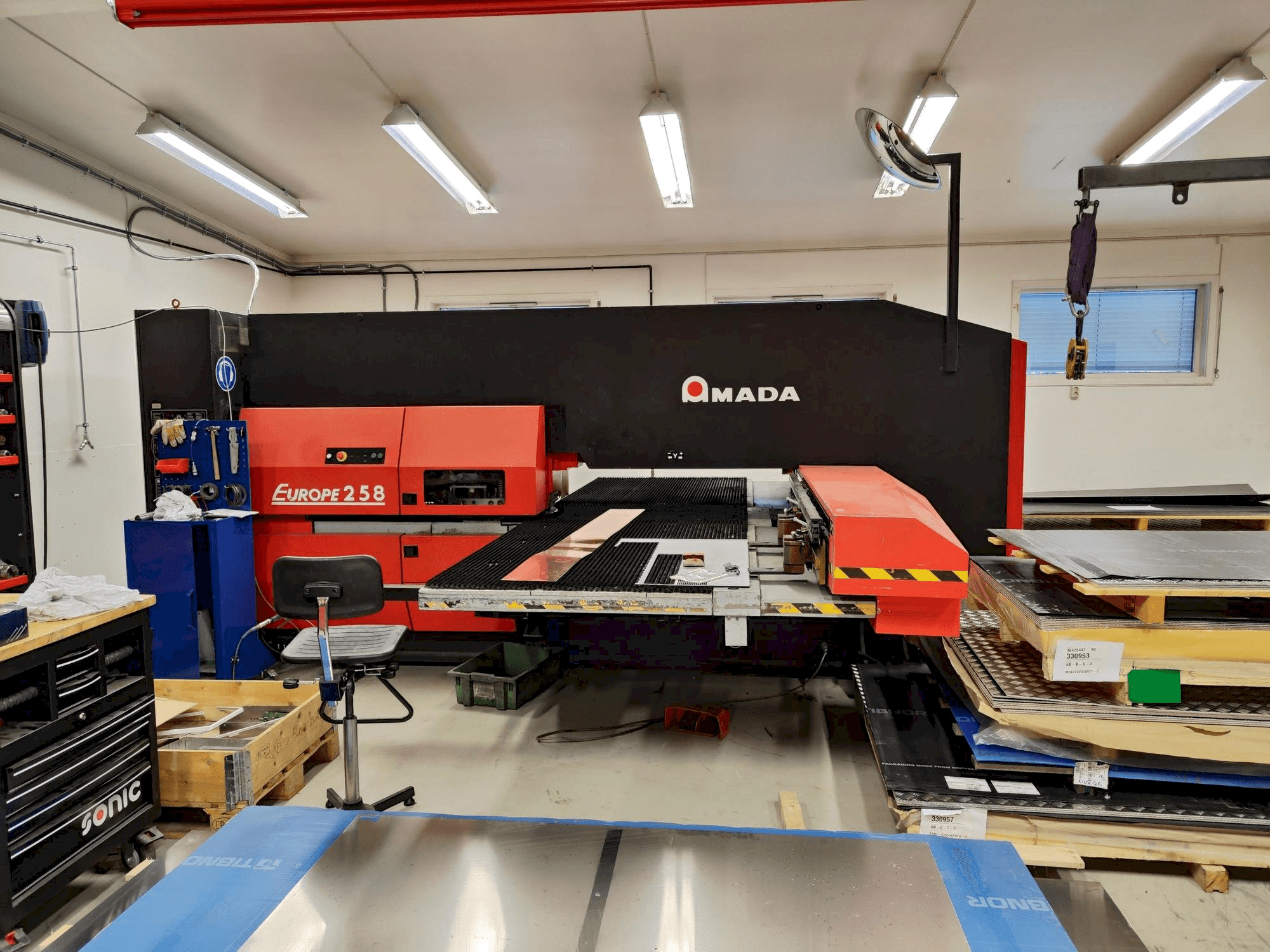 Prikaz stroja AMADA EUROPE 258 sprijeda