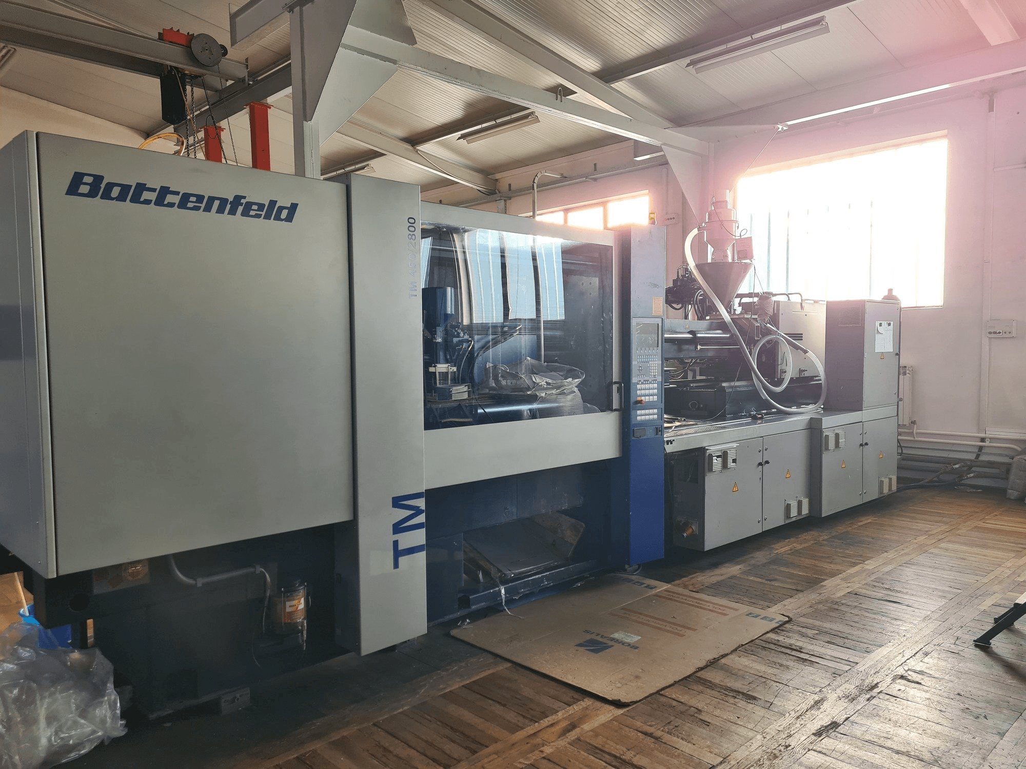 Prikaz stroja Battenfeld TM 450/2800 sprijeda