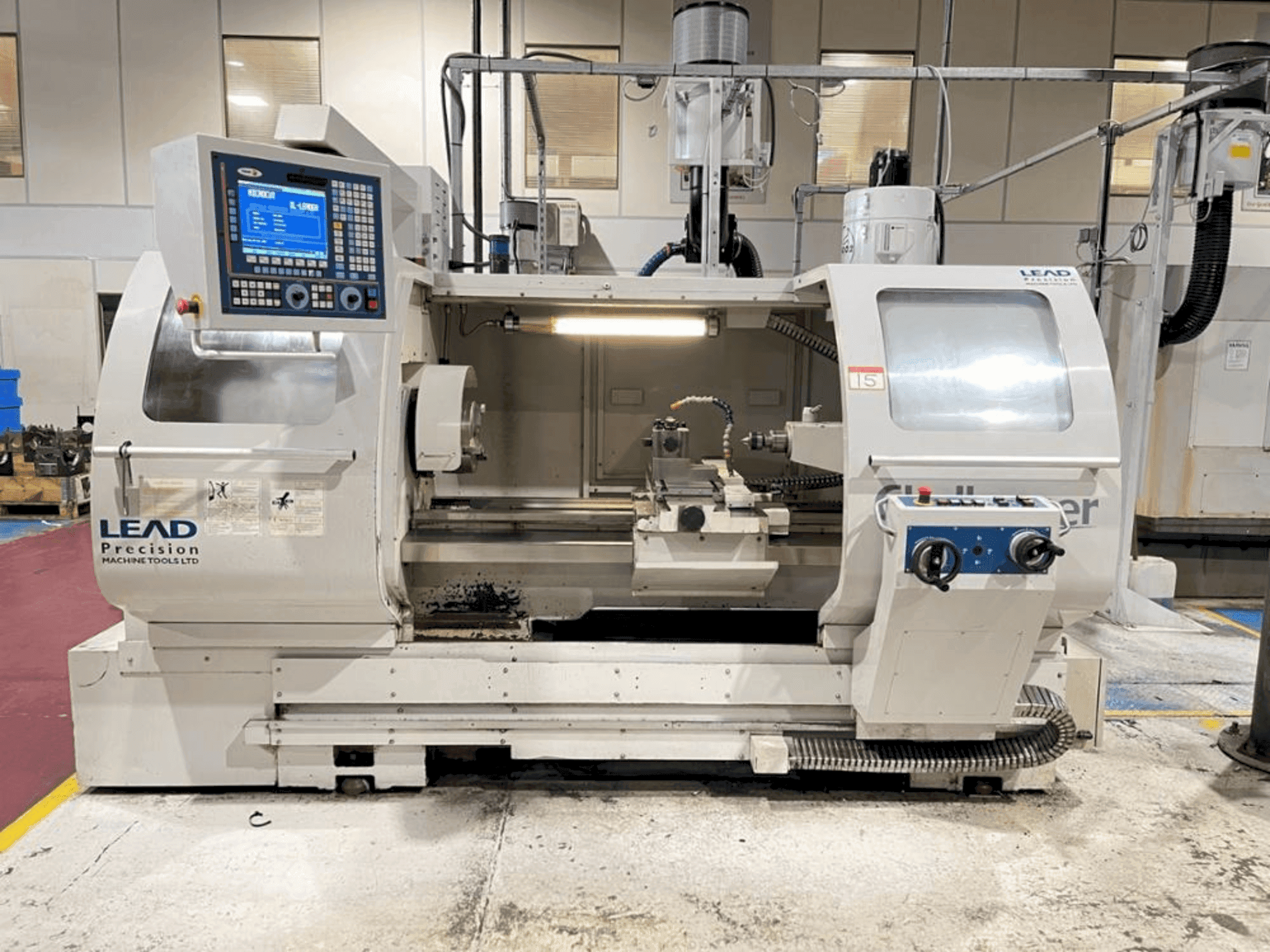 Prikaz stroja MICROCUT Challenger BNC-1840 sprijeda