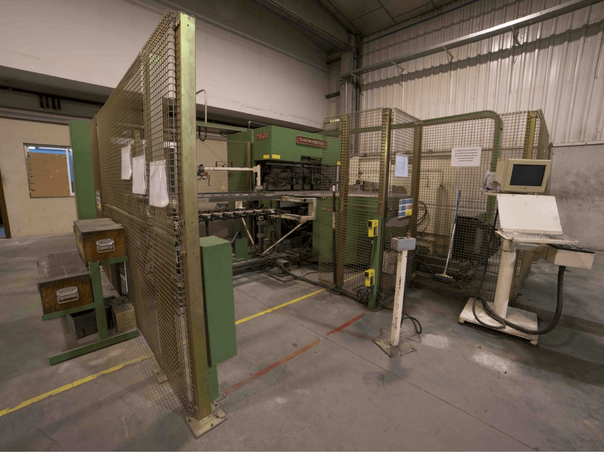 Prikaz stroja Salvagnini TB20 sprijeda