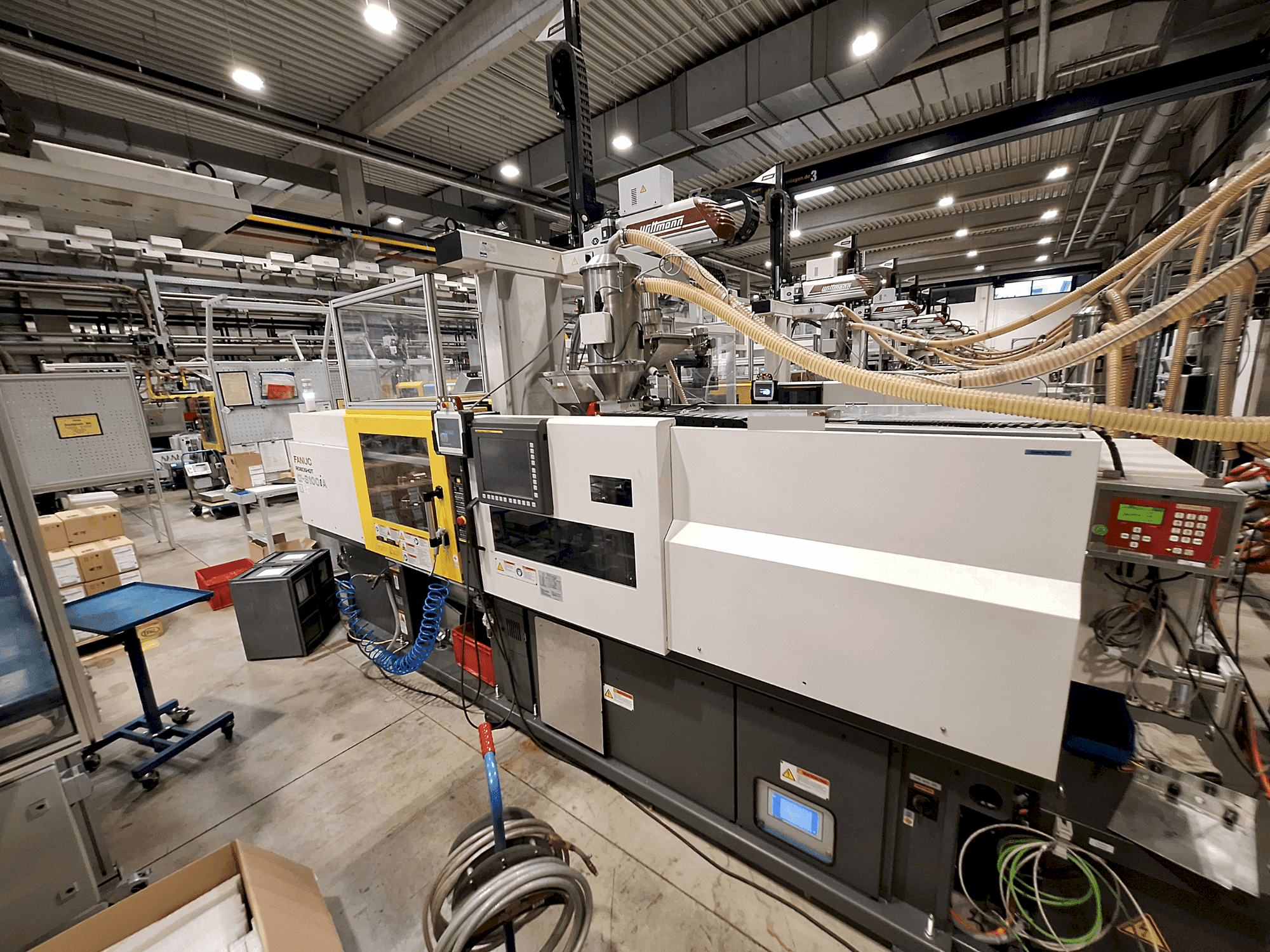 Prikaz stroja FANUC Roboshot S100iA sprijeda