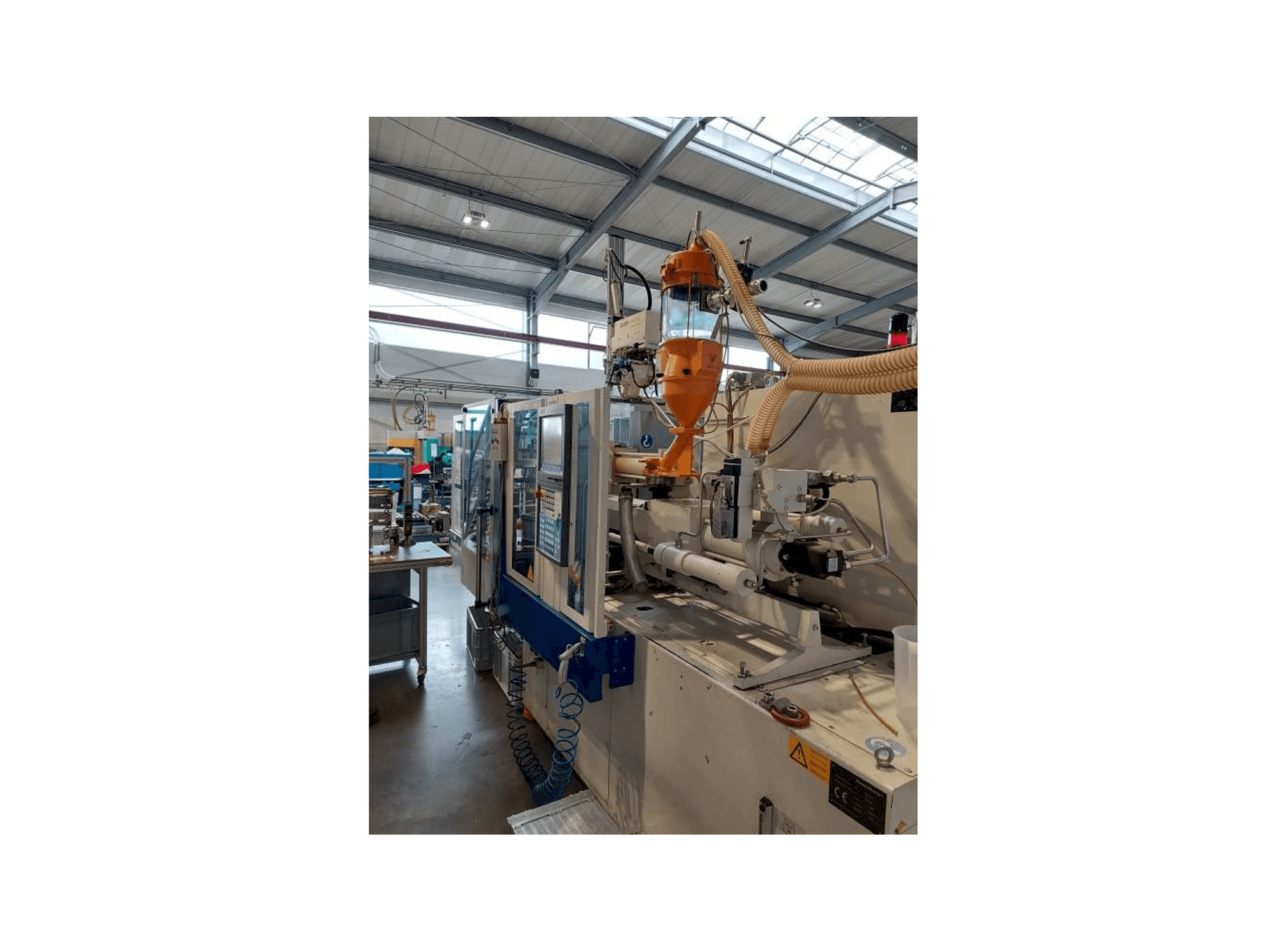 Prikaz stroja Krauss Maffei 80-180 CX sprijeda