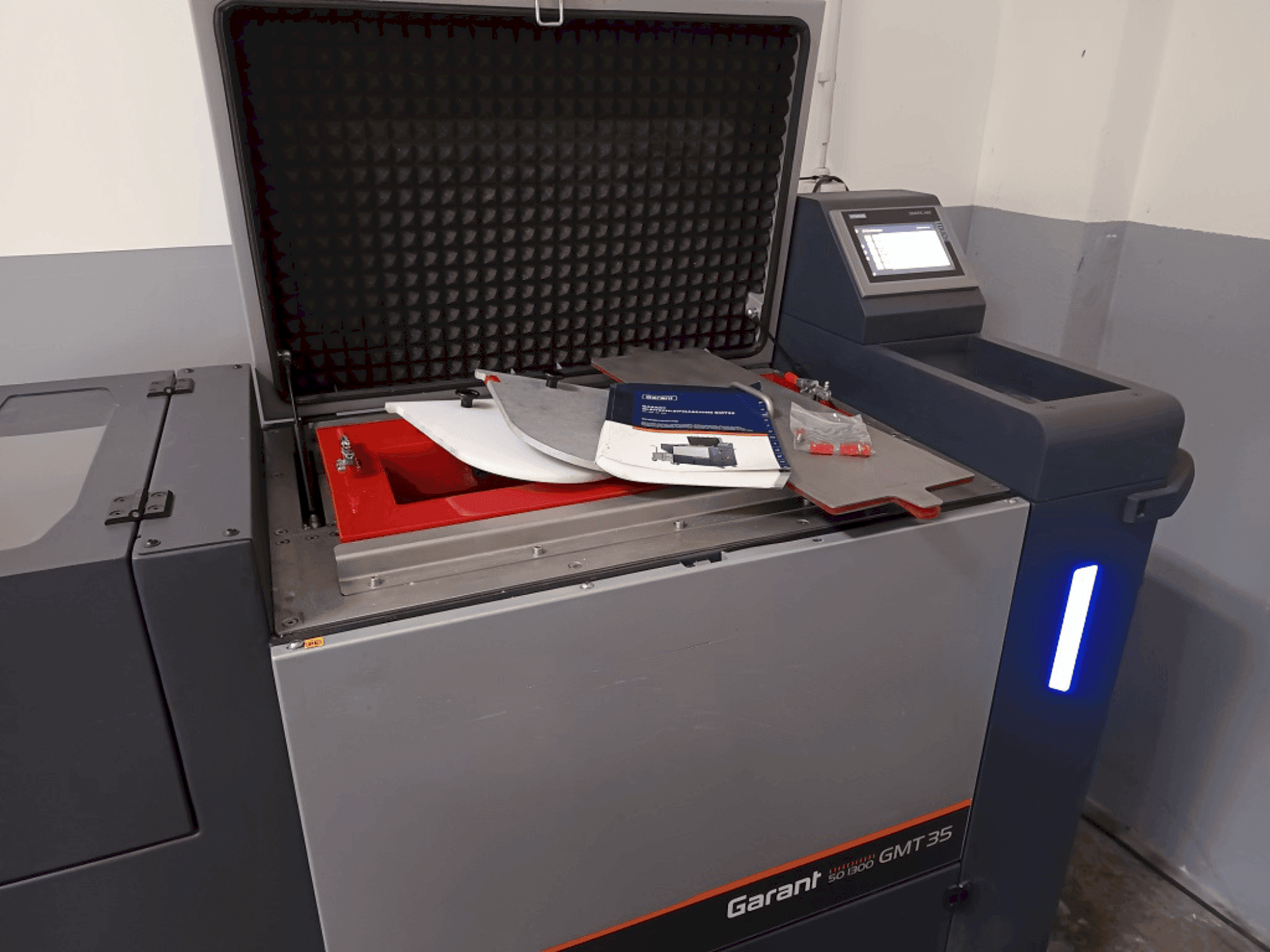 Prikaz stroja HOFMANN GMT 35 sprijeda