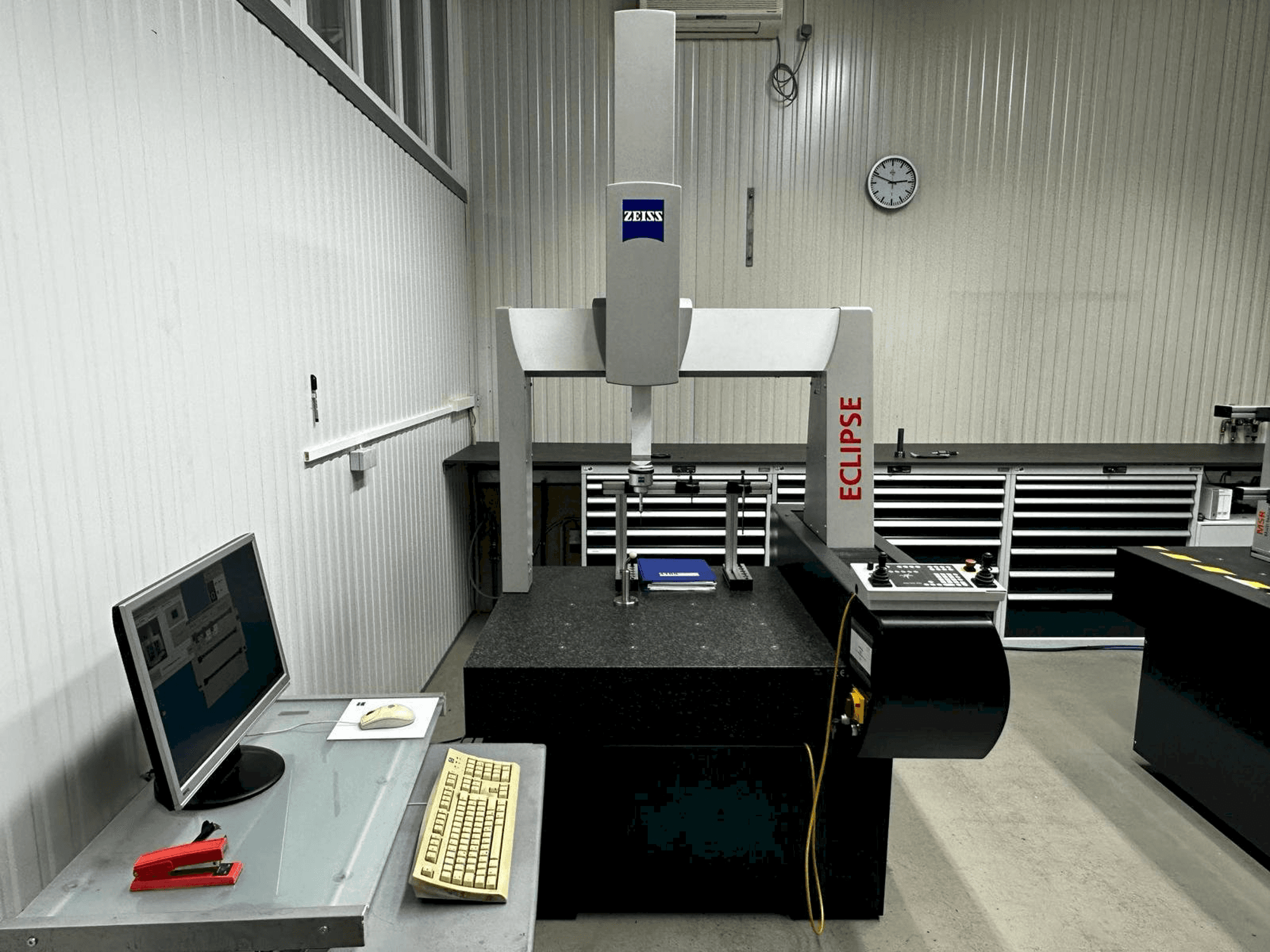 Prikaz stroja ZEISS Eclipse CNC 07/07/06 sprijeda