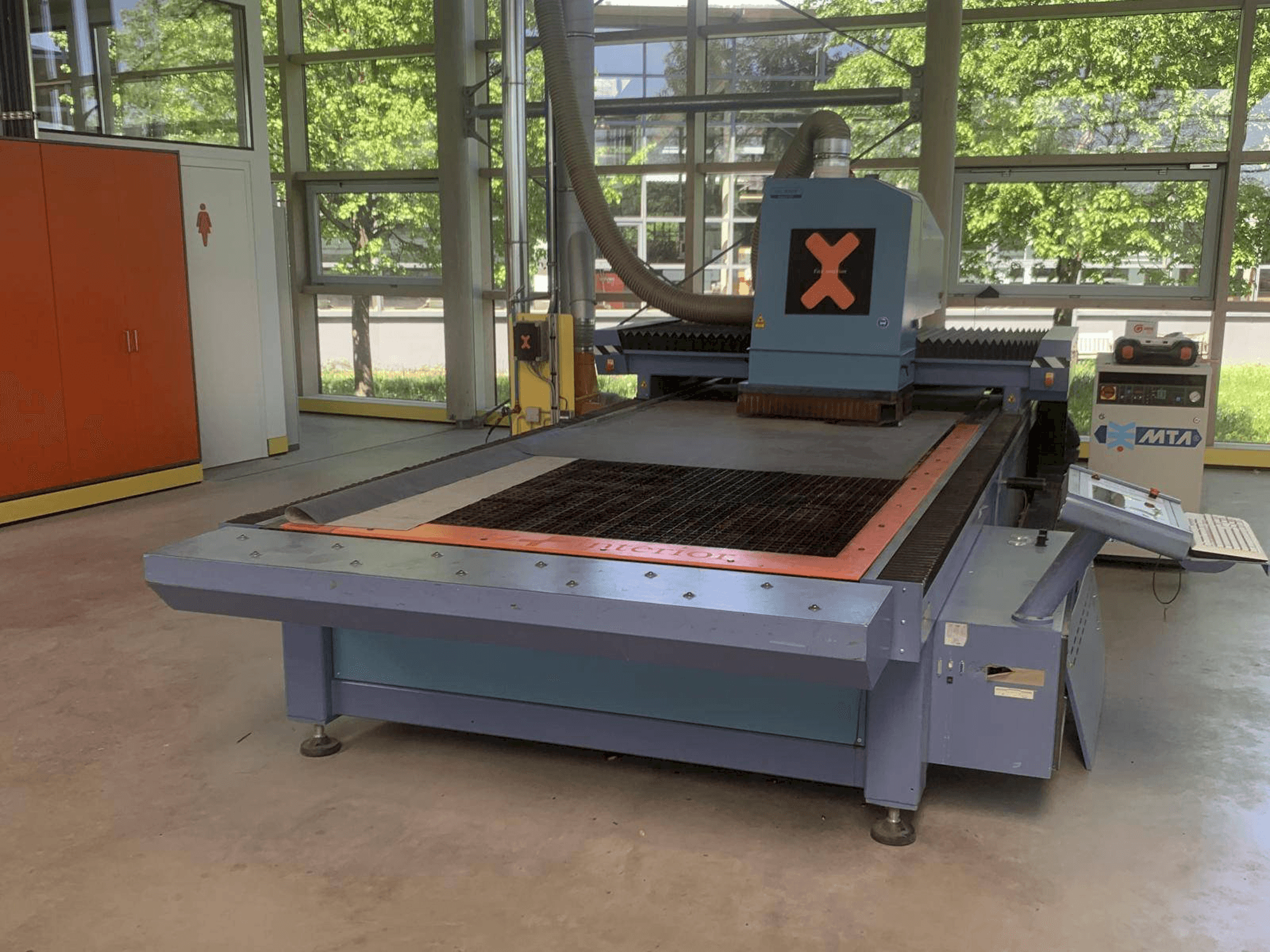 Prikaz stroja SEI X-TYPE sprijeda