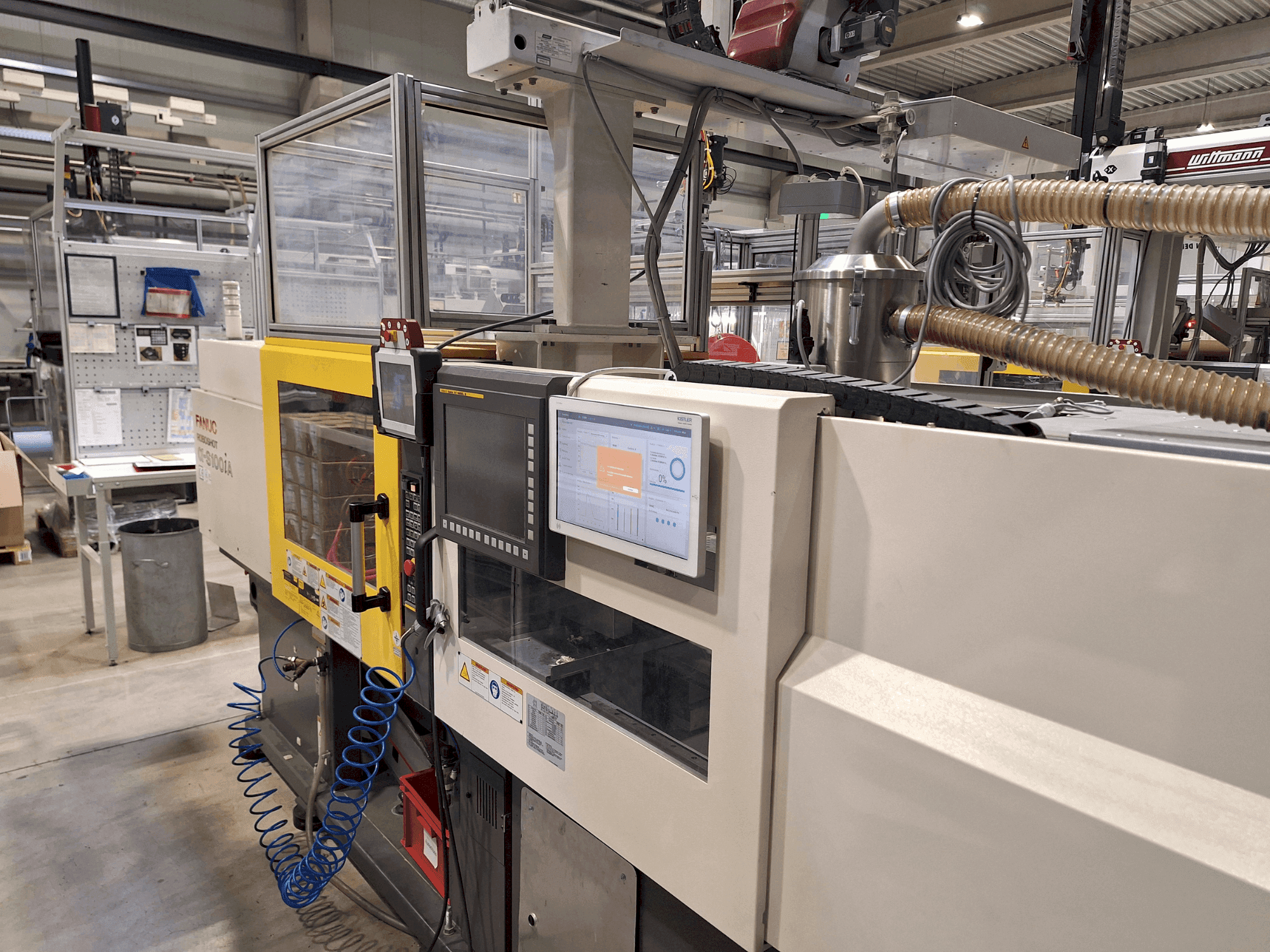 Prikaz stroja FANUC Roboshot S100iA sprijeda