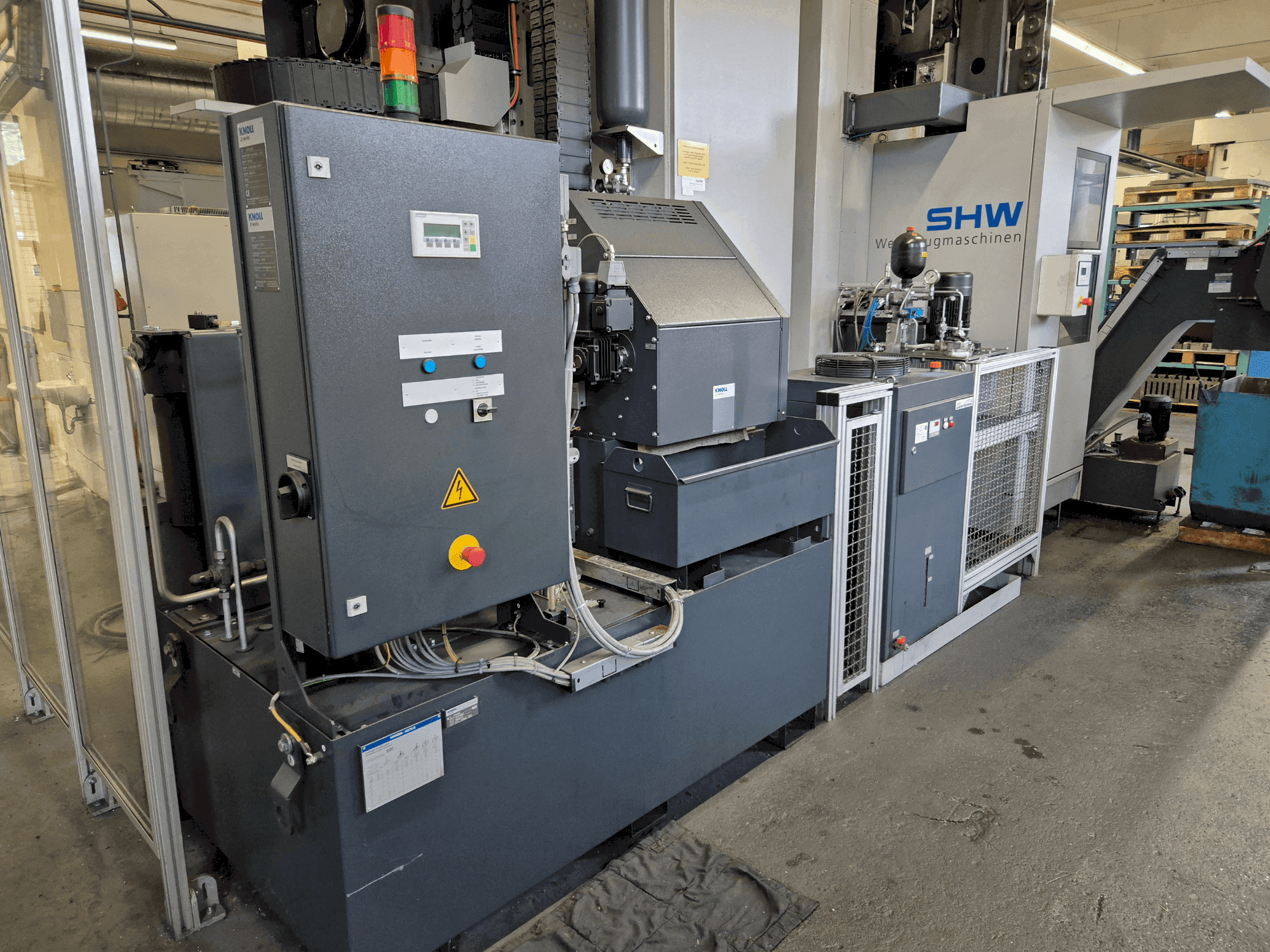 Prikaz stroja SHW Unispeed 5 sprijeda