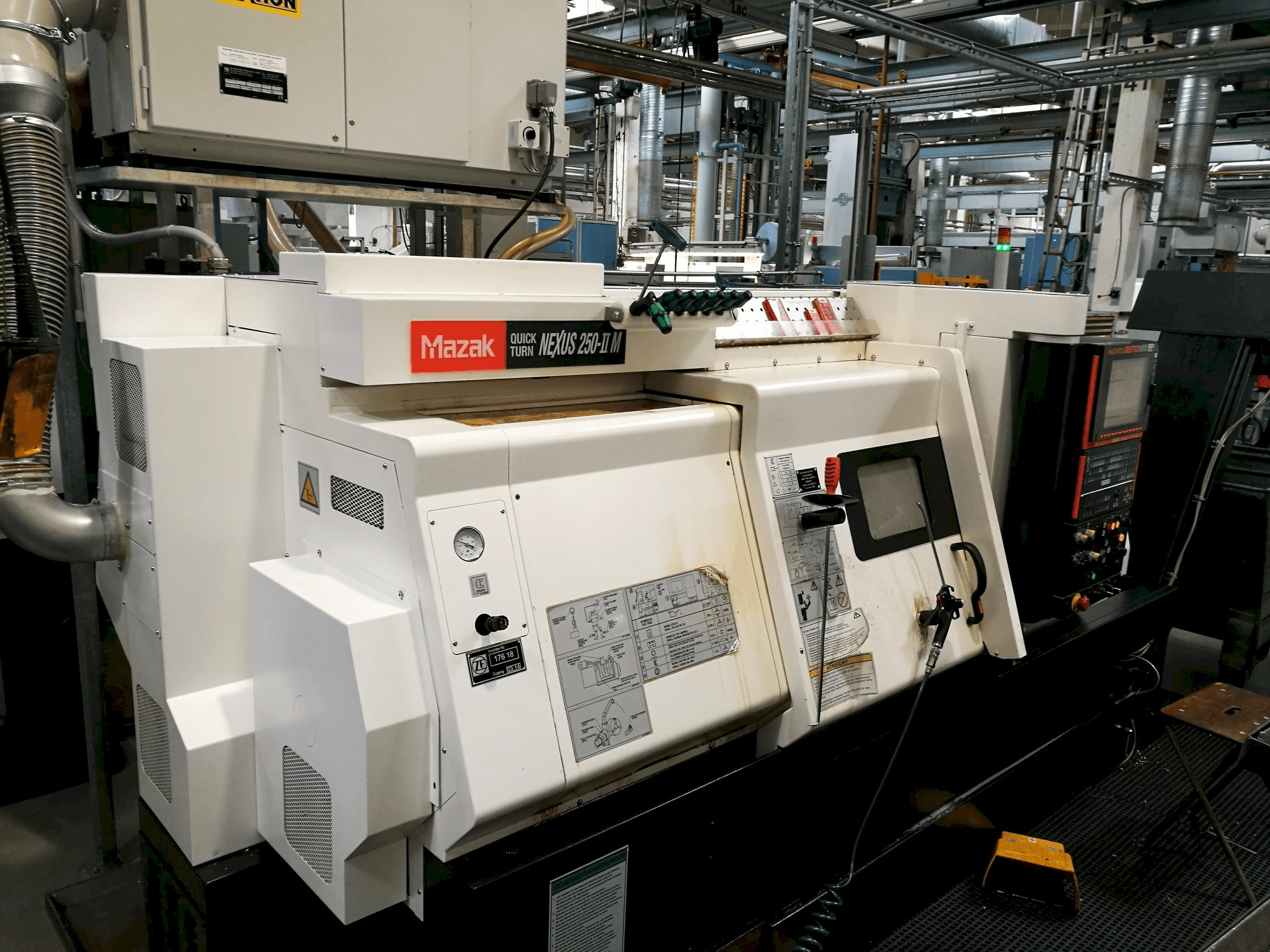 Prikaz stroja Mazak Quickturn Nexus 250-II M sprijeda