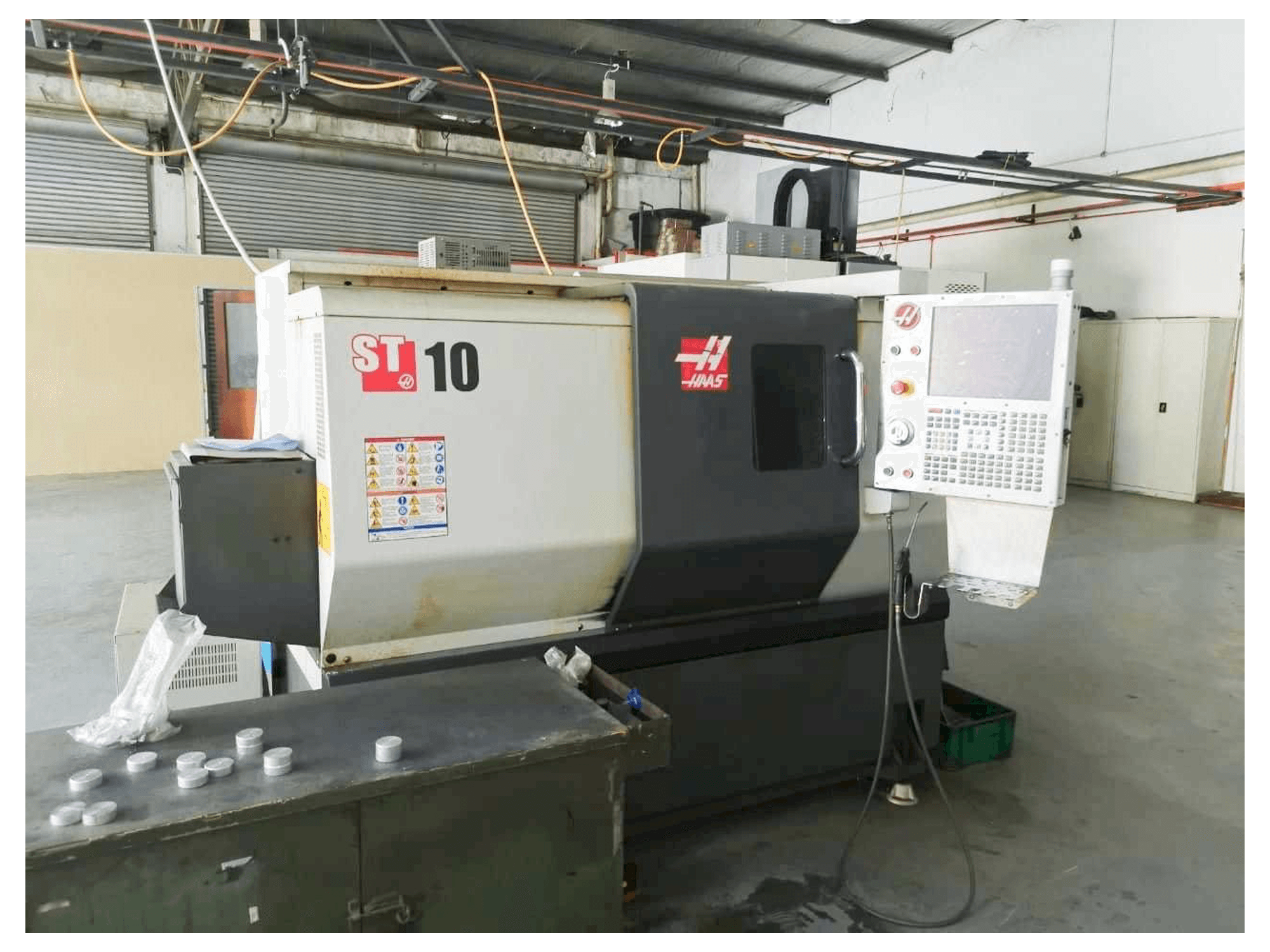 Prikaz stroja HAAS ST-10 sprijeda