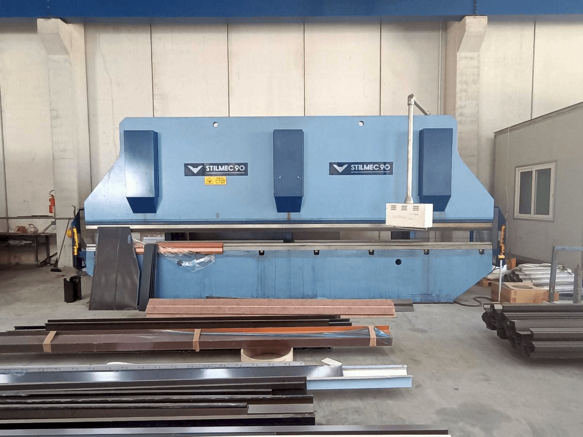 Prikaz stroja Stillmec 90 6500 x 200 ton sprijeda