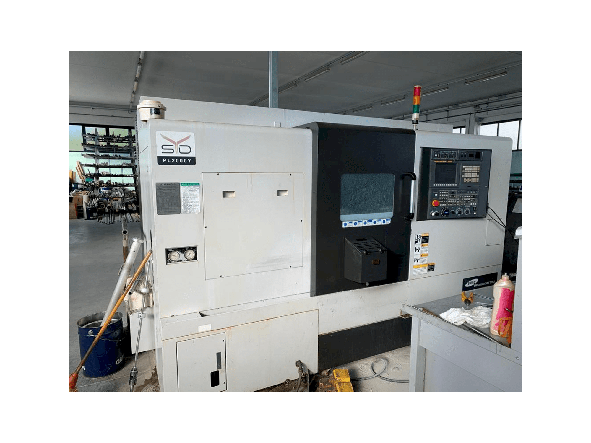 Prikaz stroja SMEC PL 2000Y sprijeda