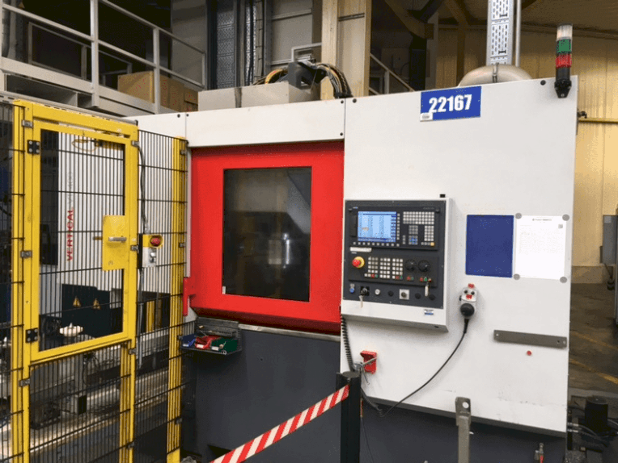 Prikaz stroja EMCO VT 400 sprijeda