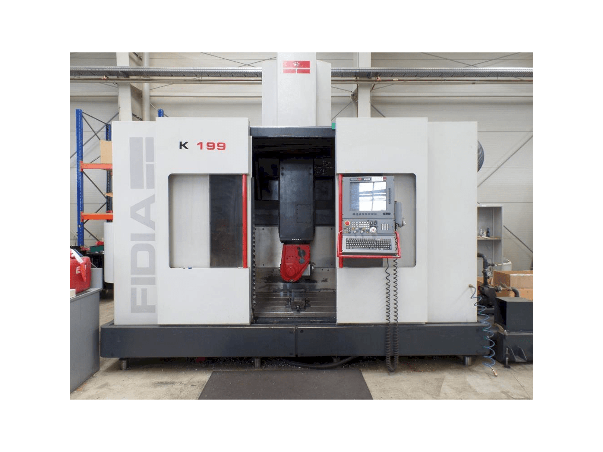 Prikaz stroja Fidia K199 sprijeda