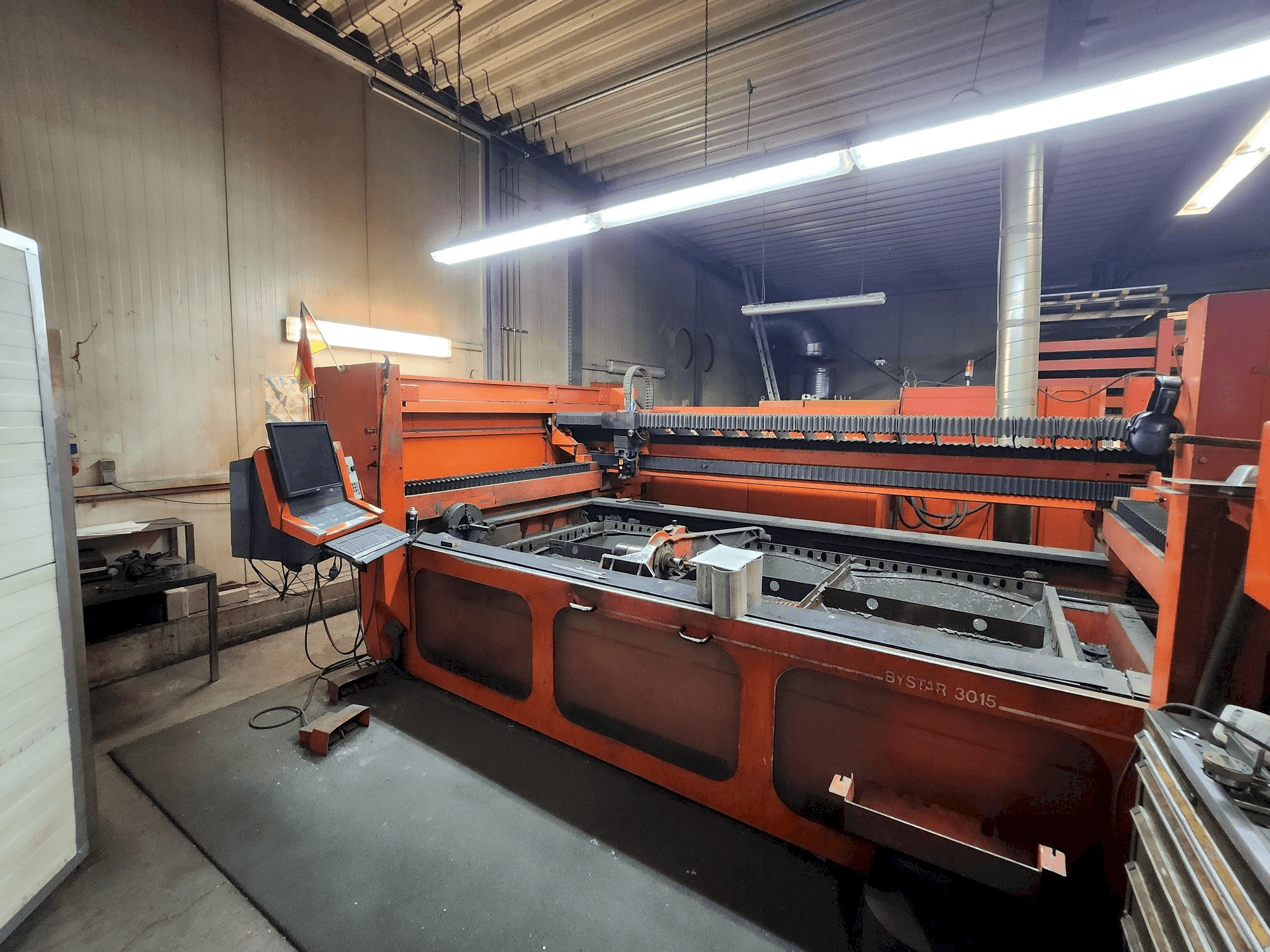 Prikaz stroja Bystronic BTL 4000 sprijeda