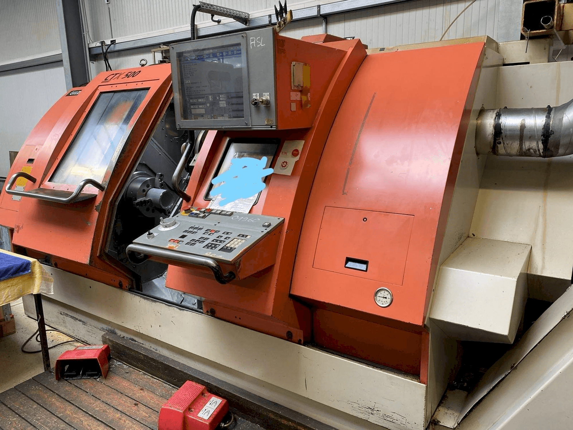 Prikaz desne strane stroja Gildemeister CTX 500