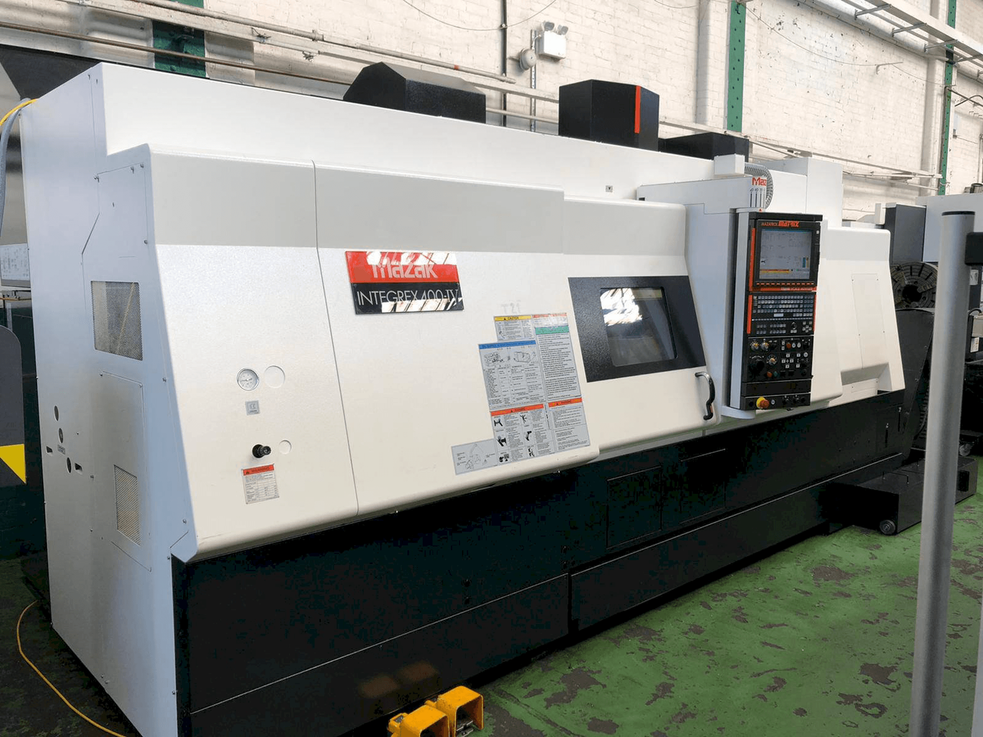 Prikaz stroja Mazak Integrex 400-IV sprijeda