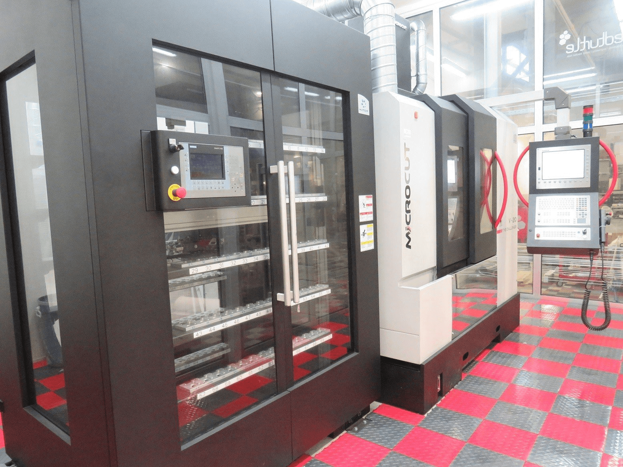 Prikaz stroja MICROCUT V-20G sprijeda