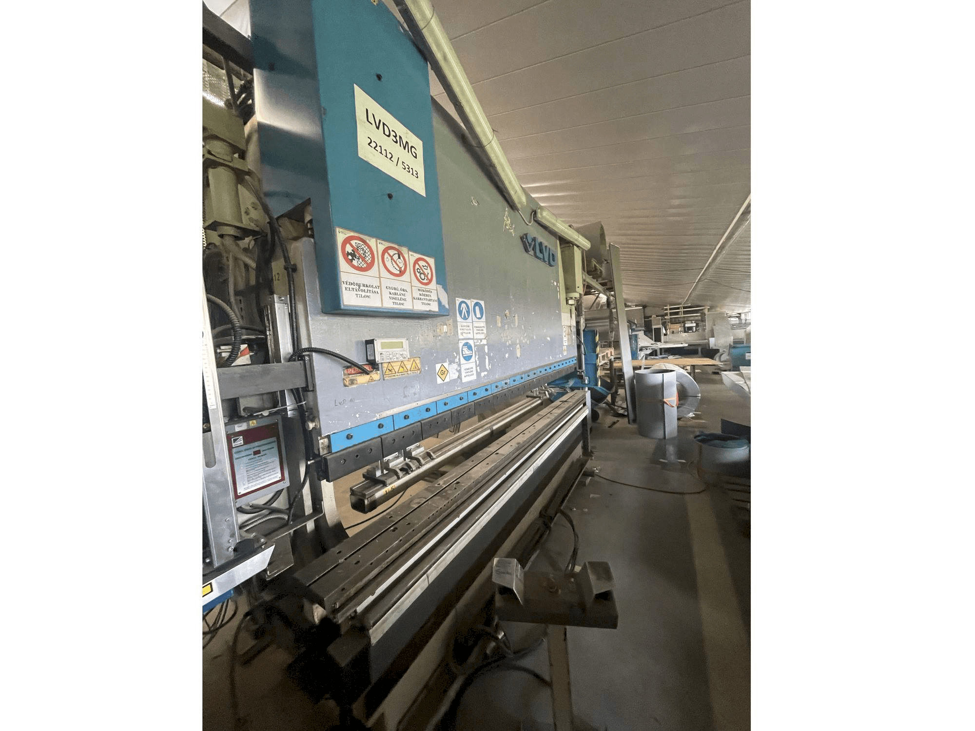 Prikaz stroja LVD Ppeb 110/30 sprijeda