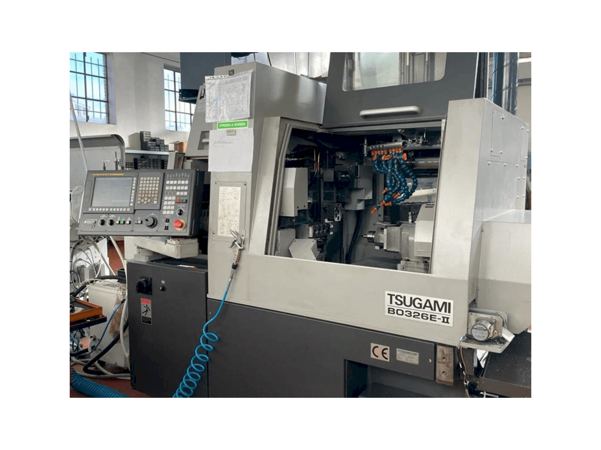 Prikaz stroja TSUGAMI B0326E-II sprijeda