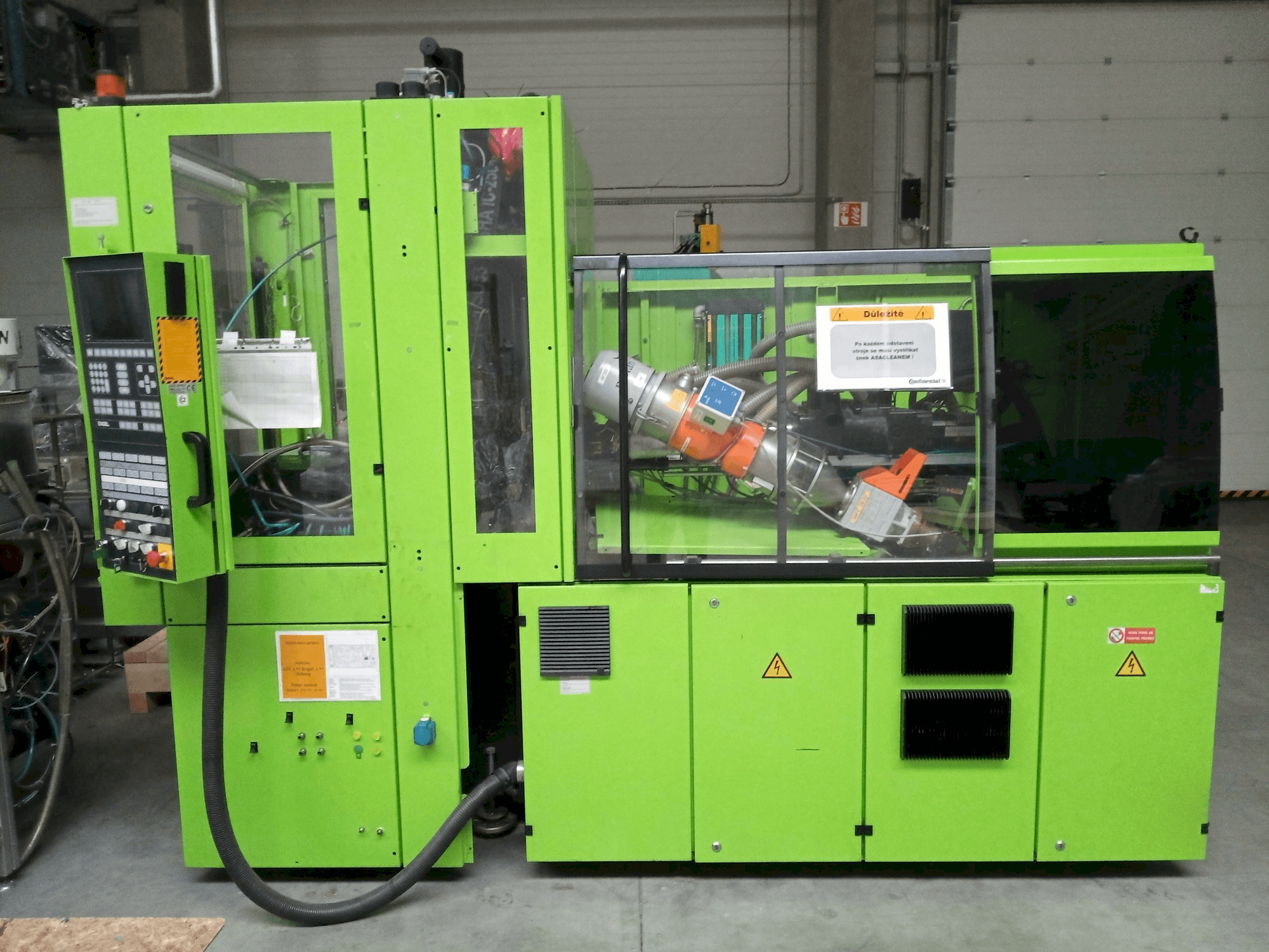Prikaz stroja Engel Insert 200H-50 sprijeda