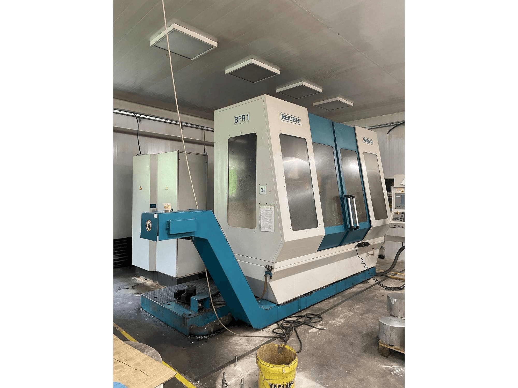 Prikaz stroja Reiden BFR 1 sprijeda