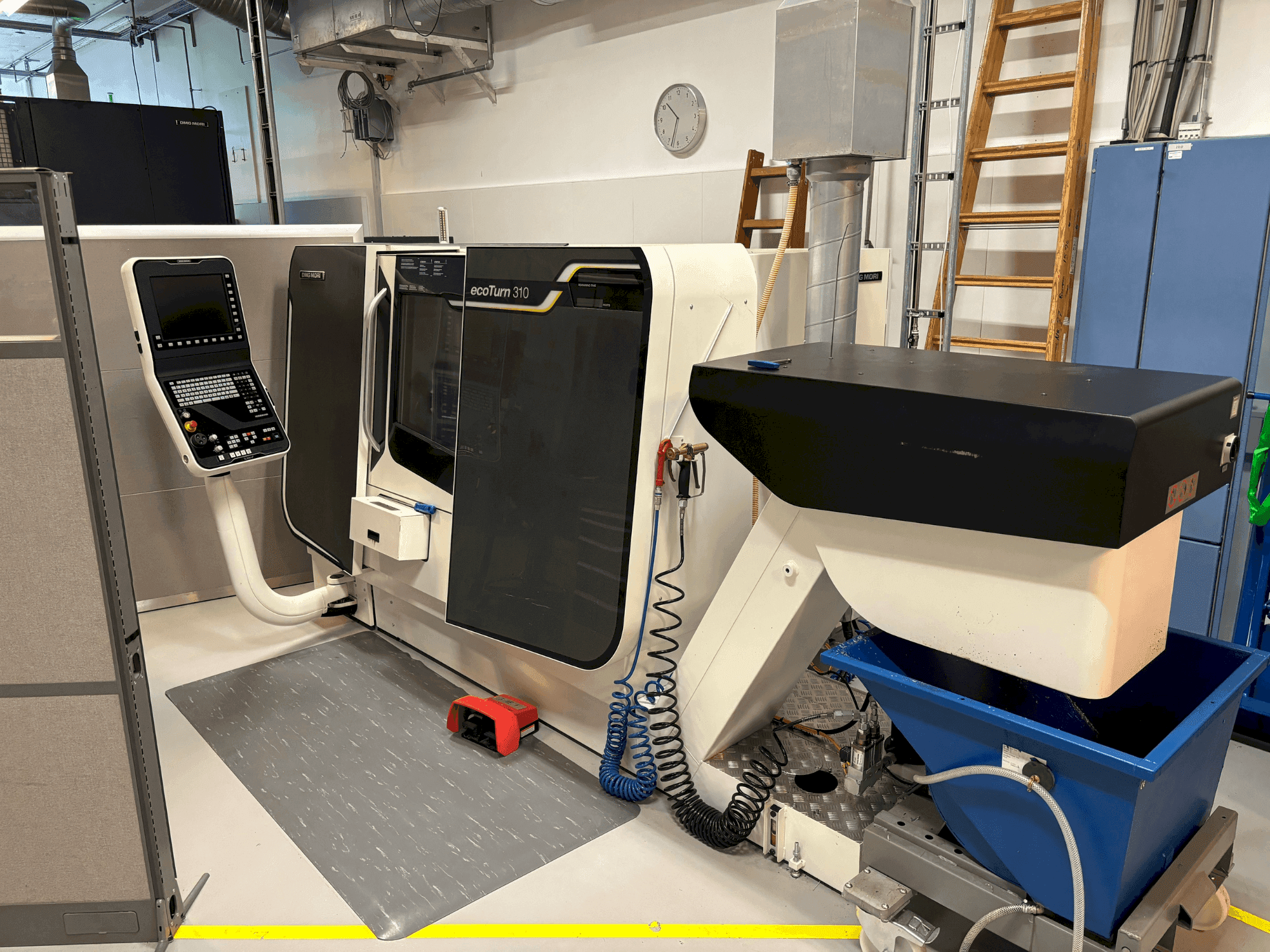 Prikaz stroja DMG MORI ECOTURN 310 V3 sprijeda