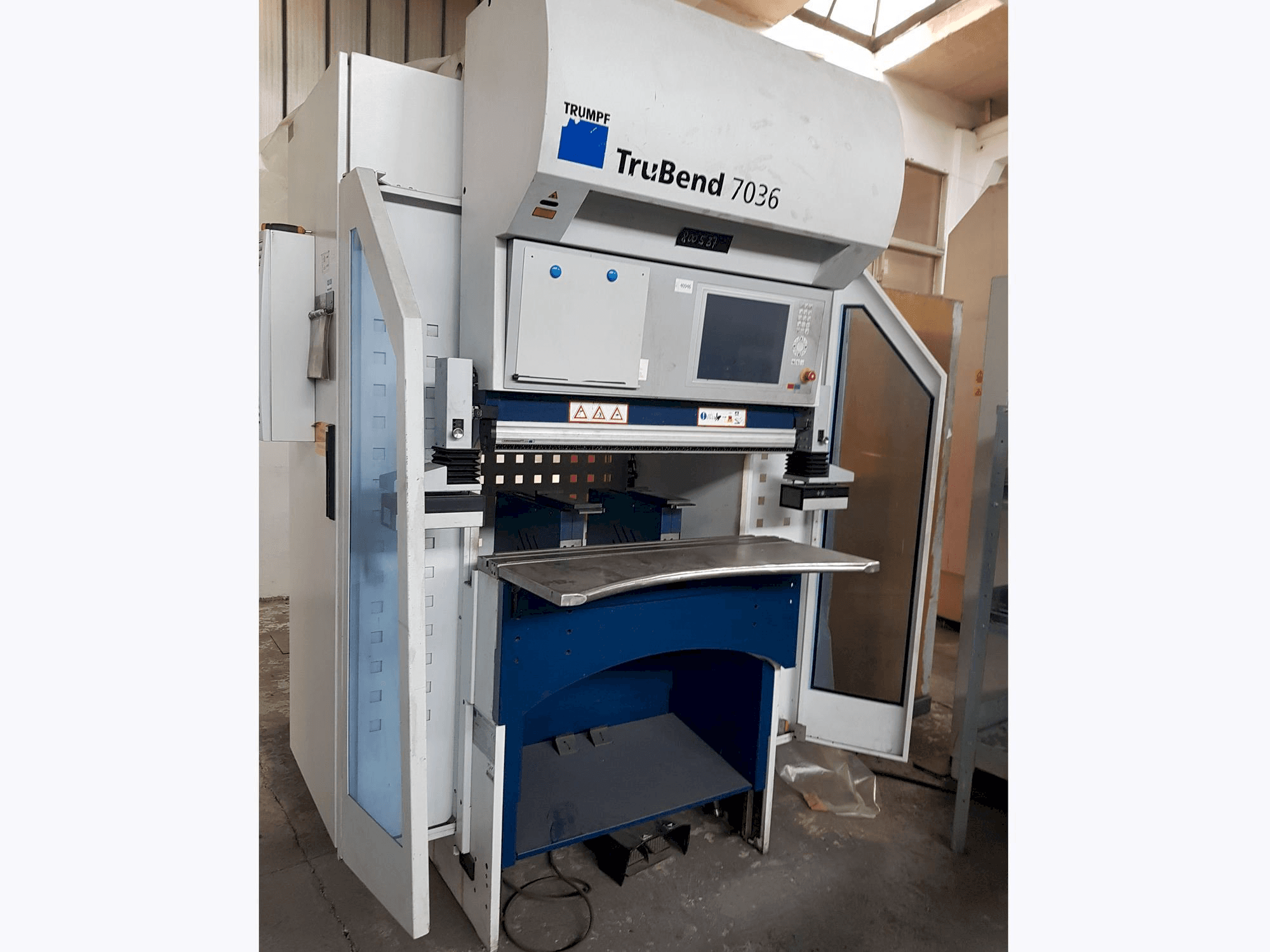 Prikaz stroja Trumpf TruBend 7036 sprijeda
