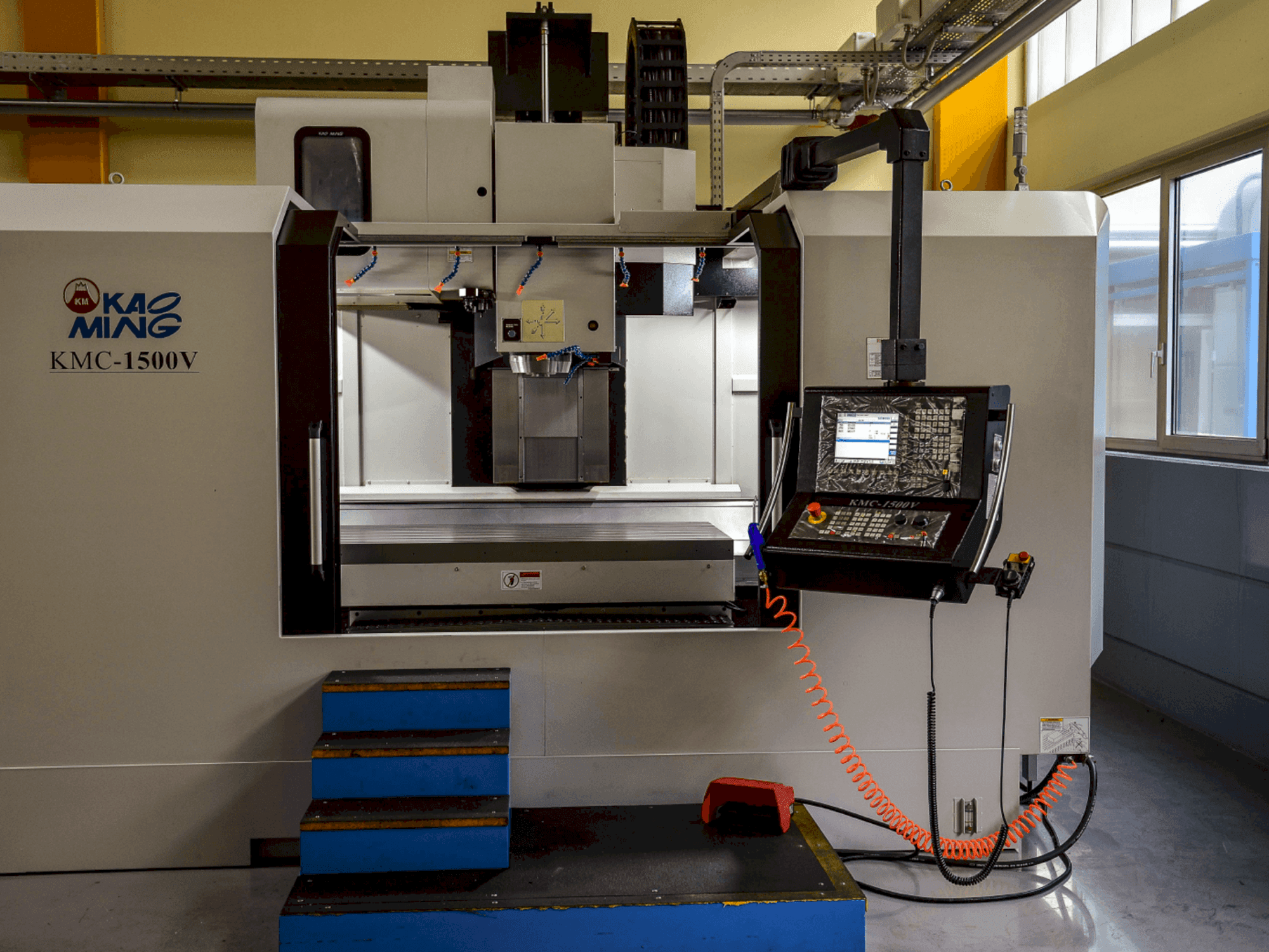 Prikaz stroja KAOMING KMC 1500 V sprijeda