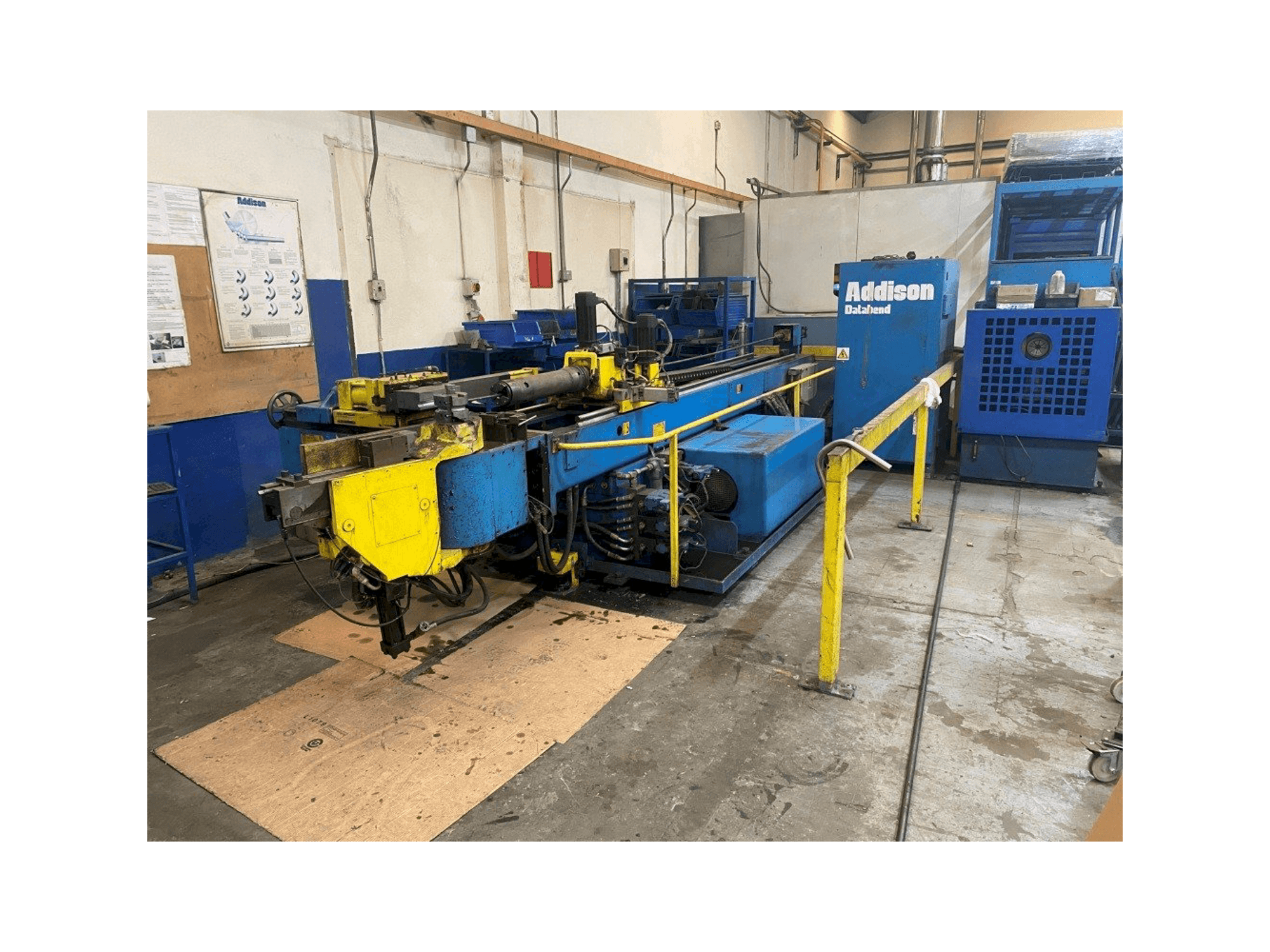 Prikaz stroja Addison DB-76 3D CNC sprijeda