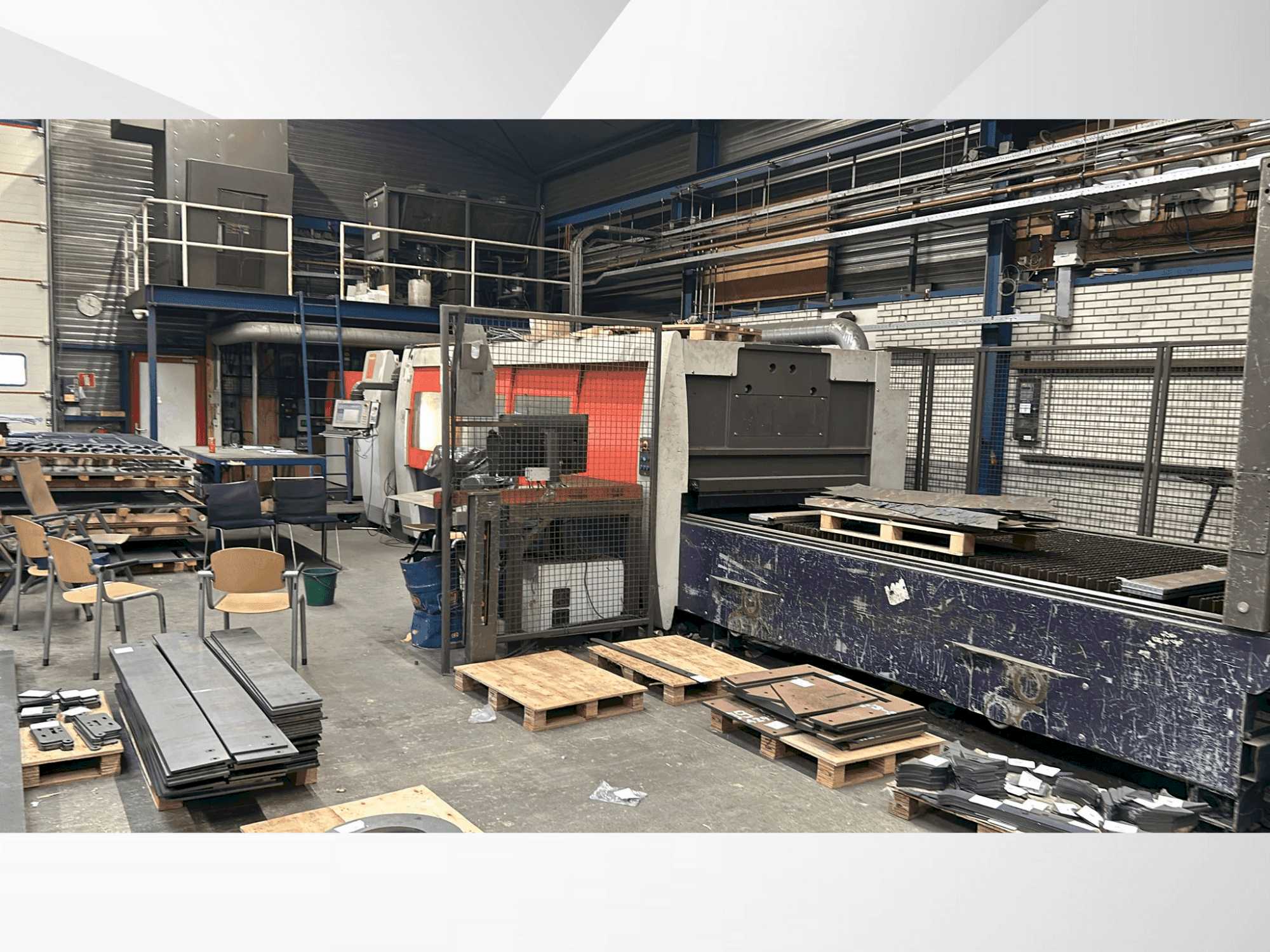 Prikaz stroja Bystronic BySpeed Pro 3015 + ByTrans Extended 3015 sprijeda