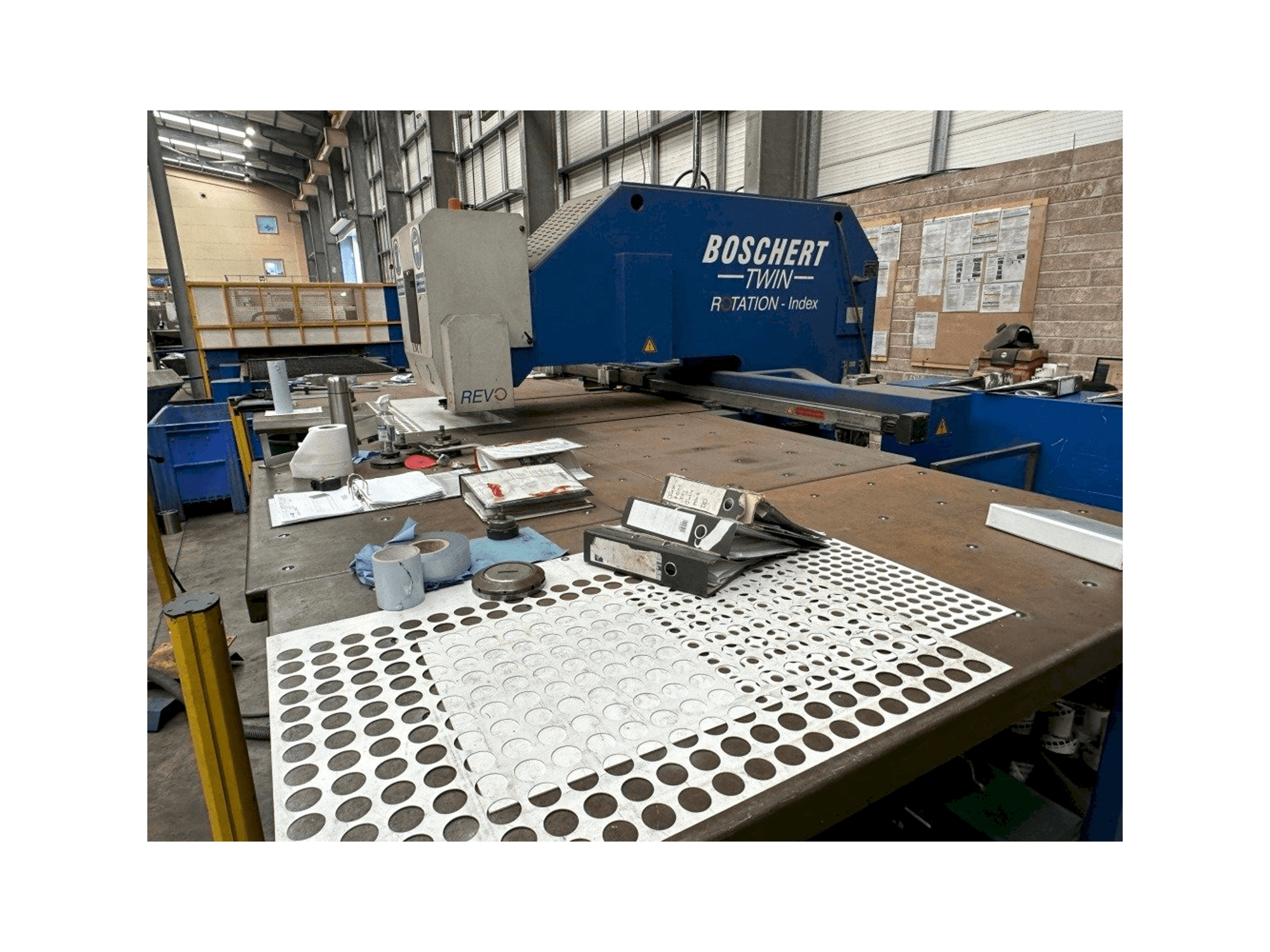 Prikaz stroja Boschert Twin 1000 Inde sprijeda