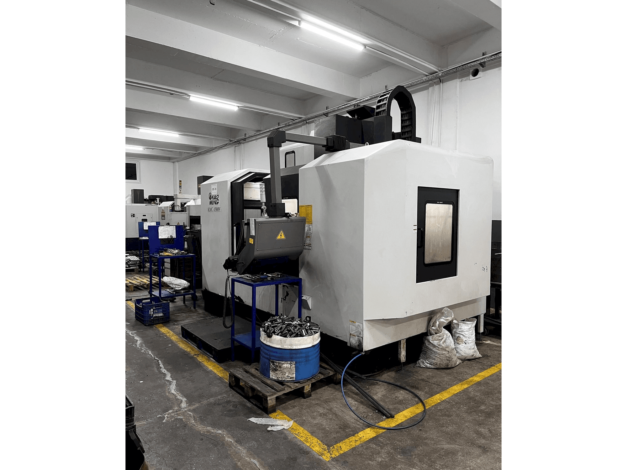 Prikaz stroja KAOMING KMC 1500V sprijeda