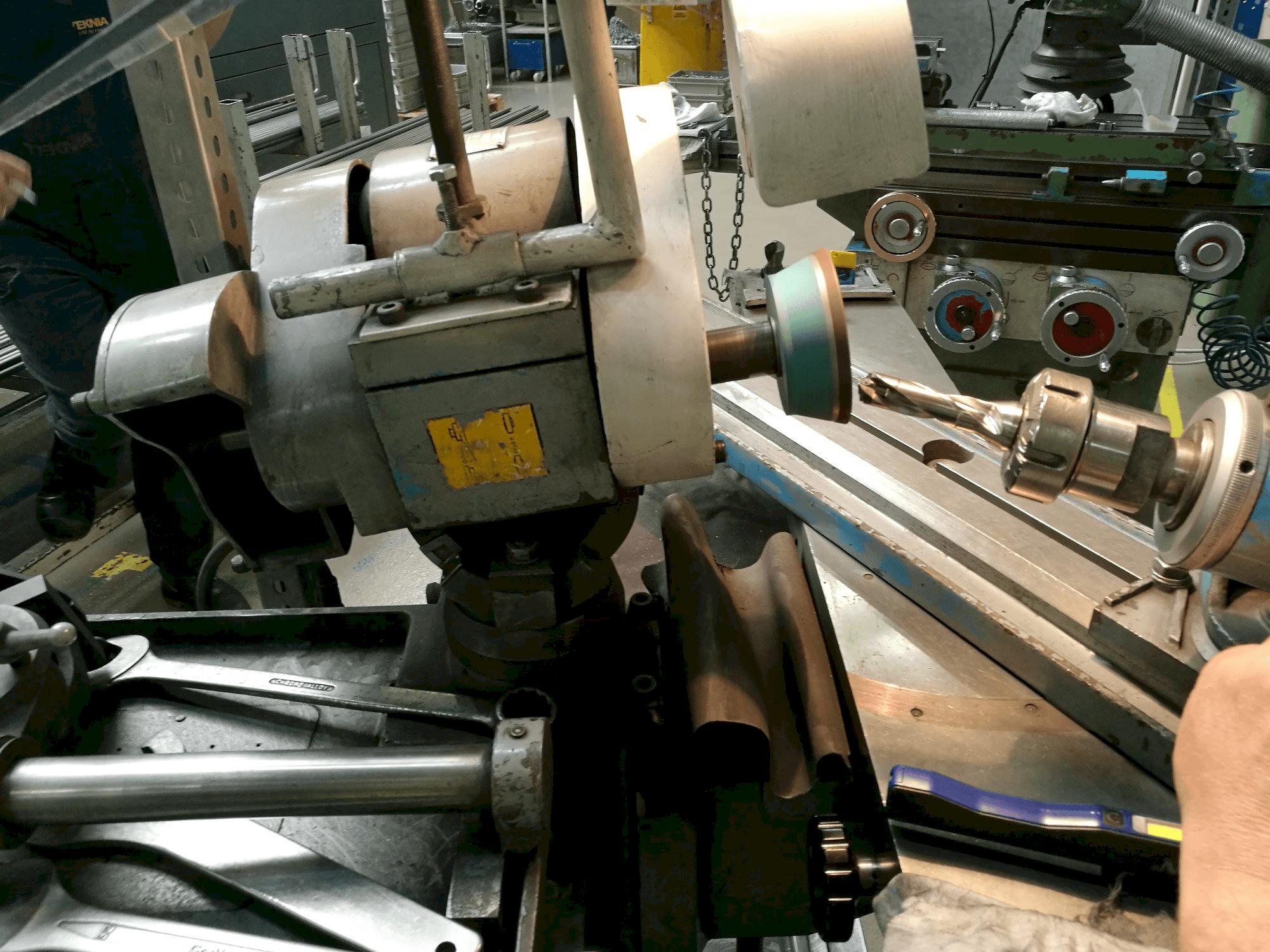 Prikaz stroja ELITE AR5-E sprijeda