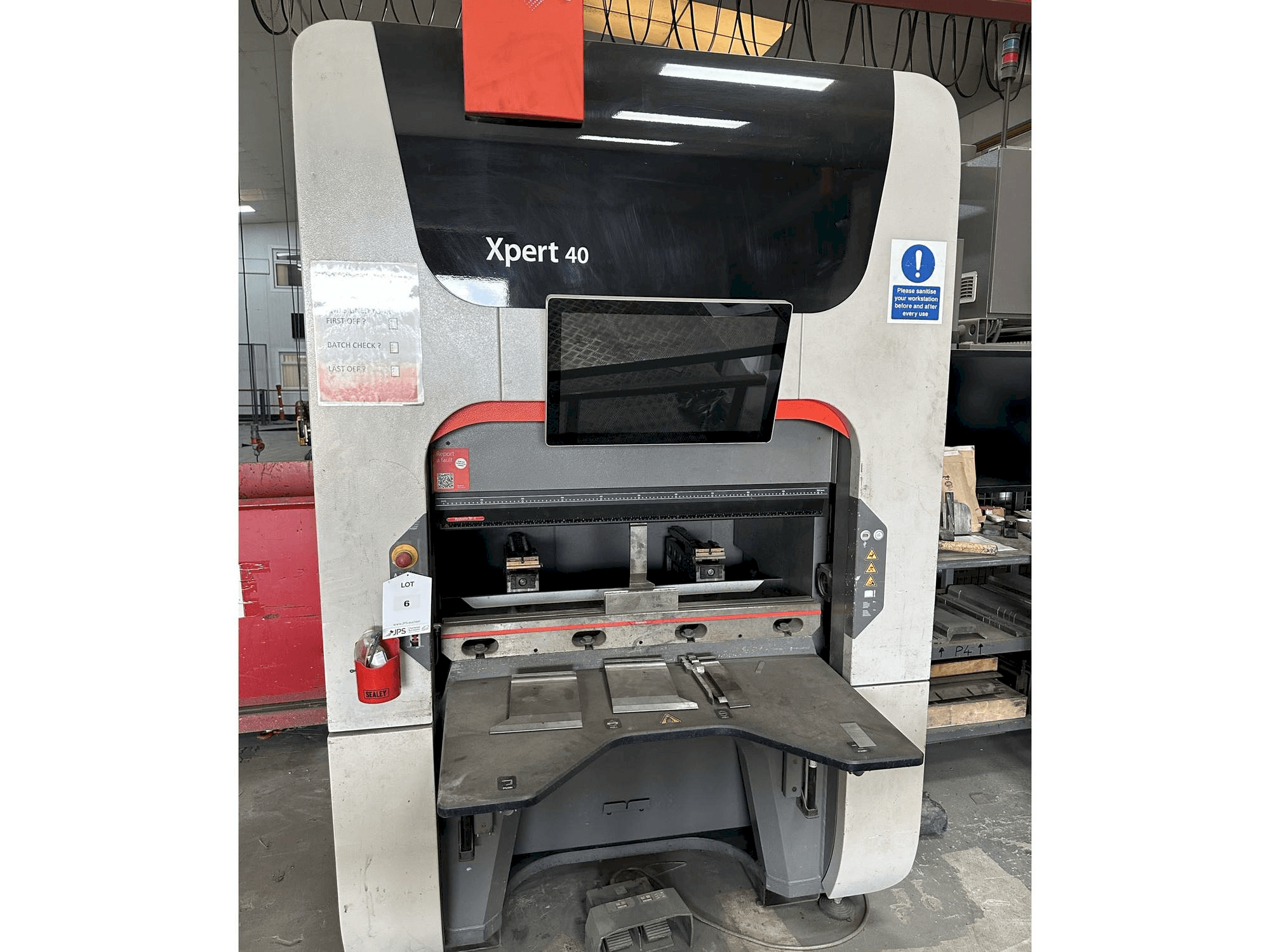 Prikaz stroja Bystronic Xpert 40/1030 sprijeda