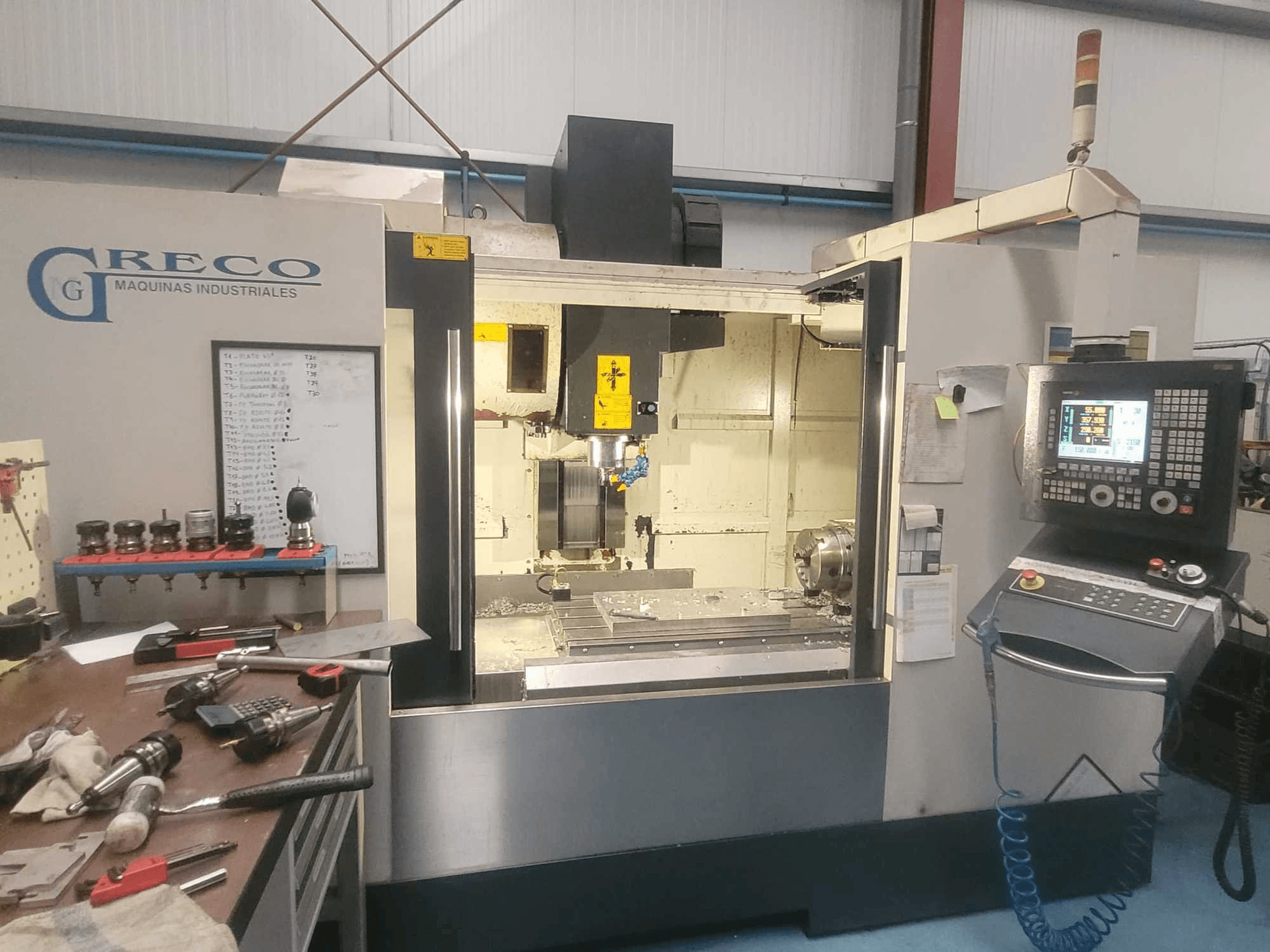 Prikaz stroja Finitech SMV-1270-3B sprijeda