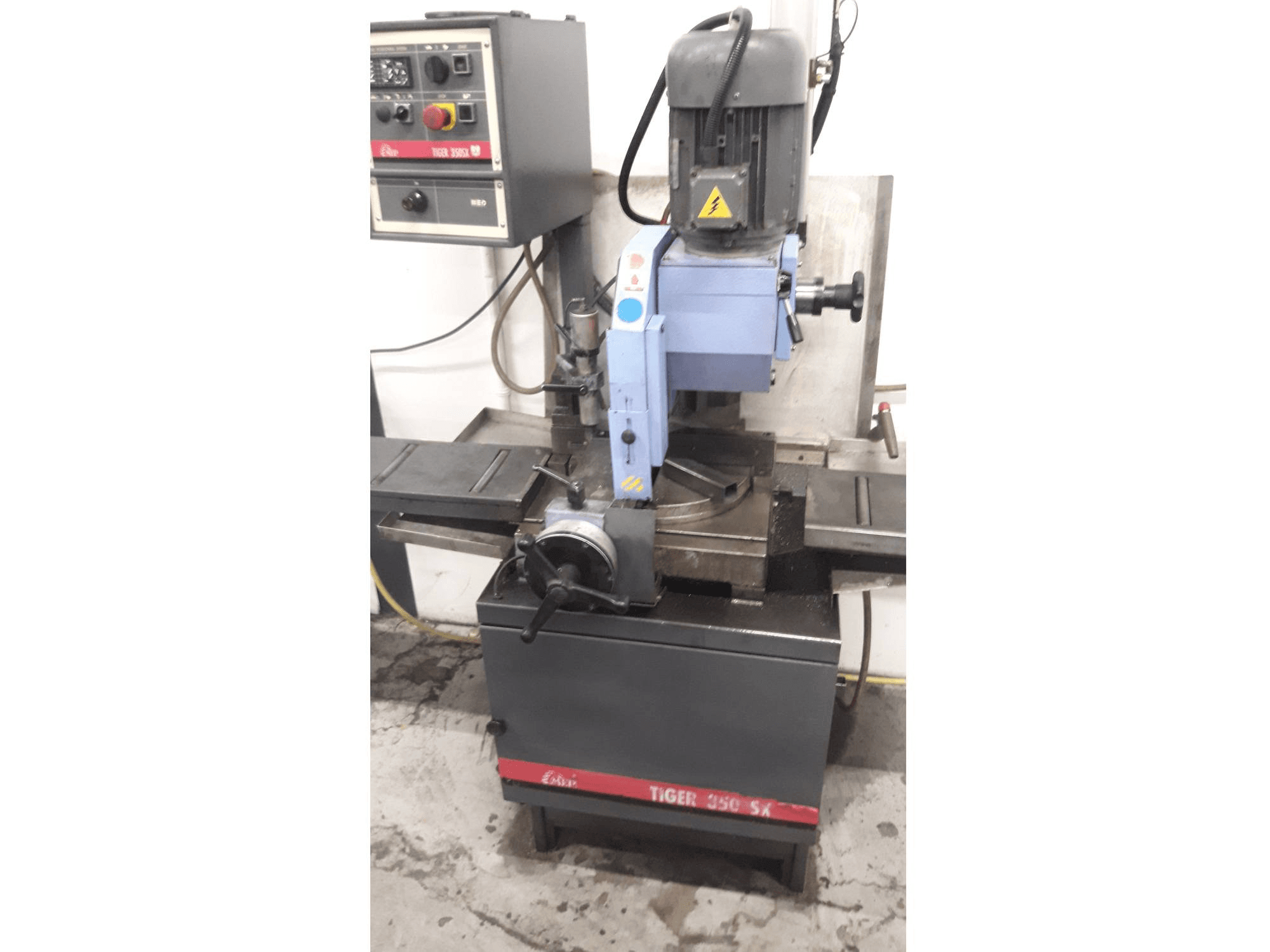 Prikaz stroja MEP TIGER 350SX sprijeda