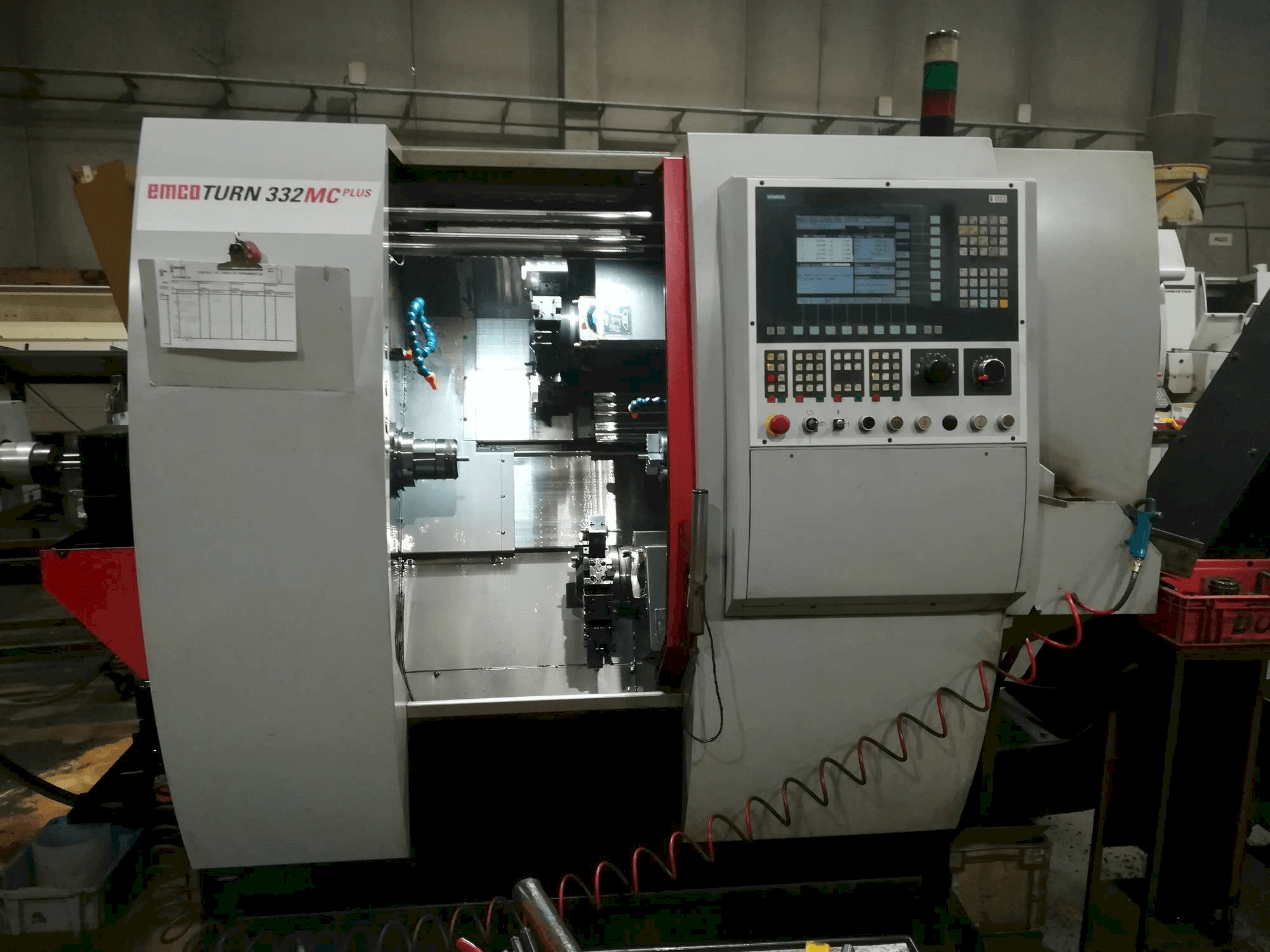 Prikaz stroja EMCO Emcoturn 332 MC sprijeda