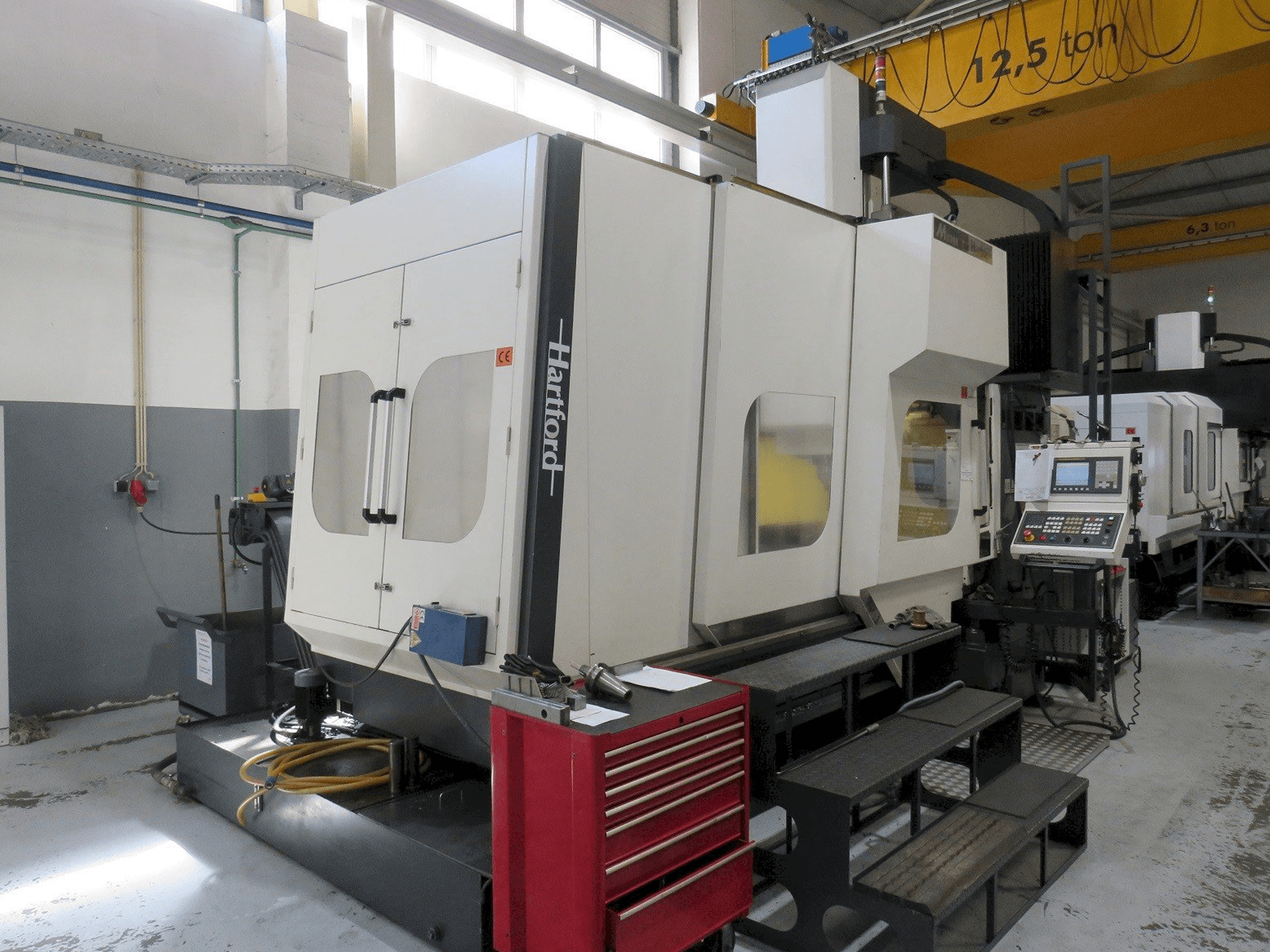 Prikaz stroja Hartford HEP 2150 sprijeda