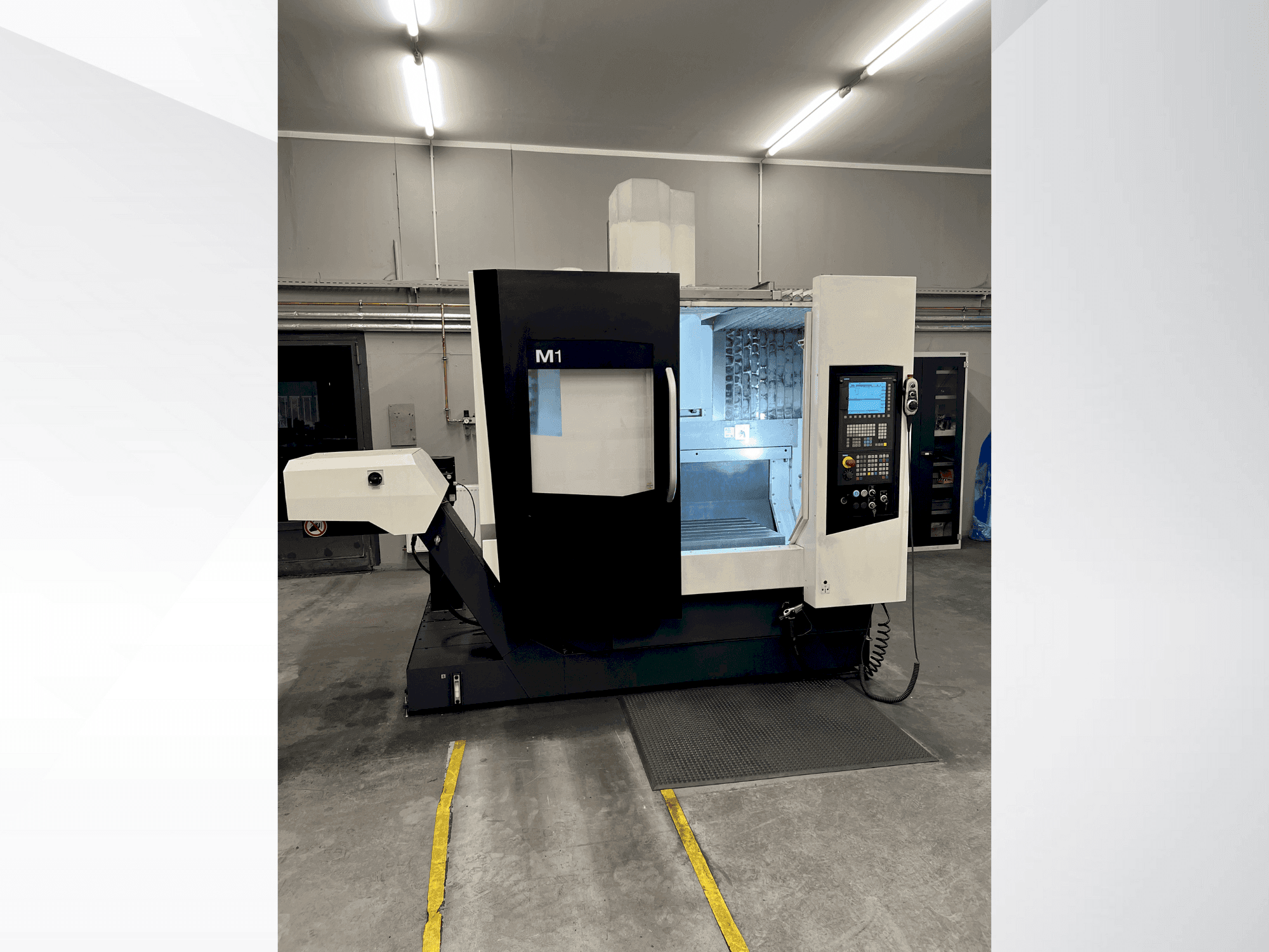 Prikaz stroja DMG MORI M1 Pro sprijeda
