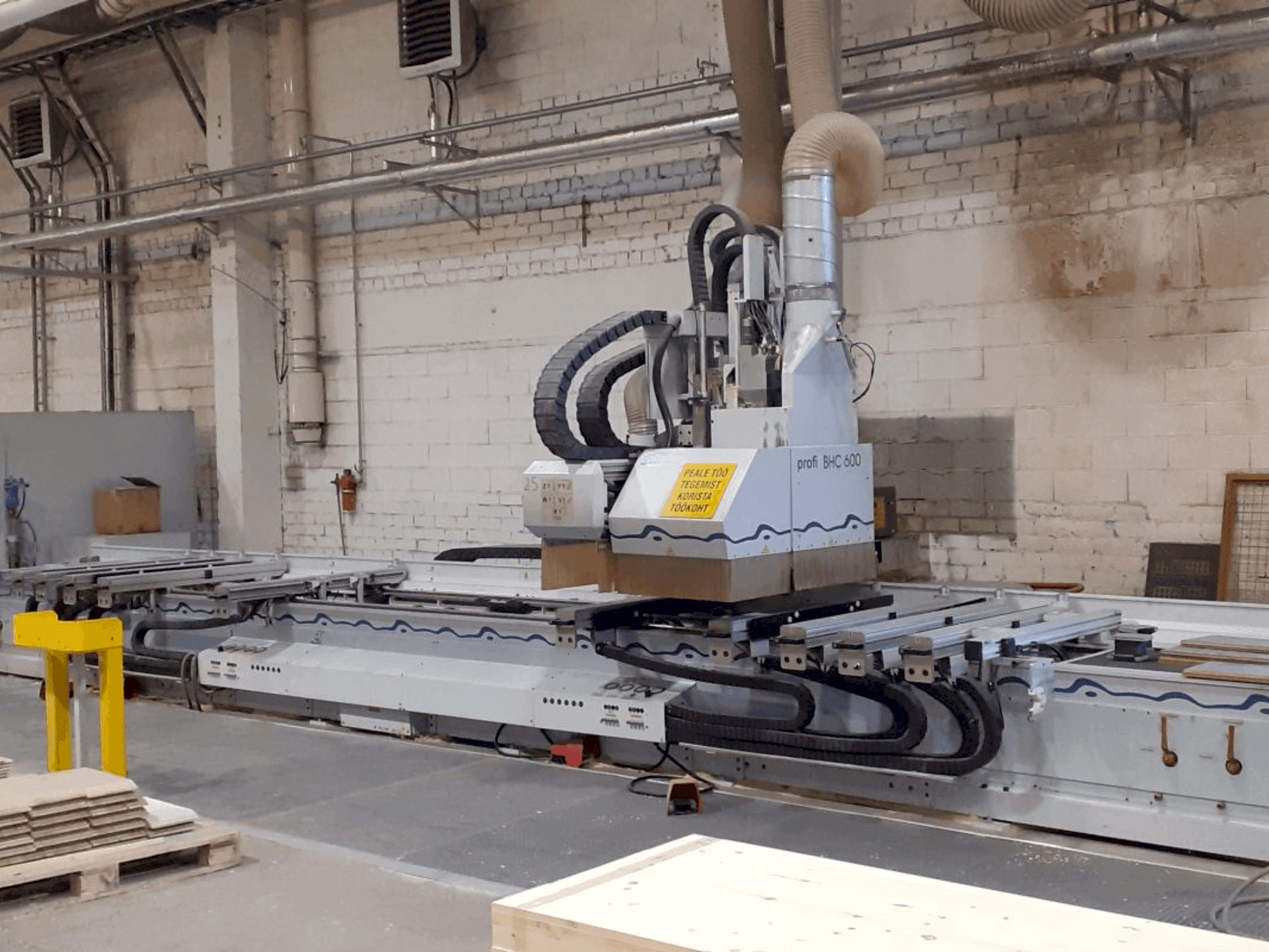 Prikaz stroja Weeke Profi BHC 600 sprijeda