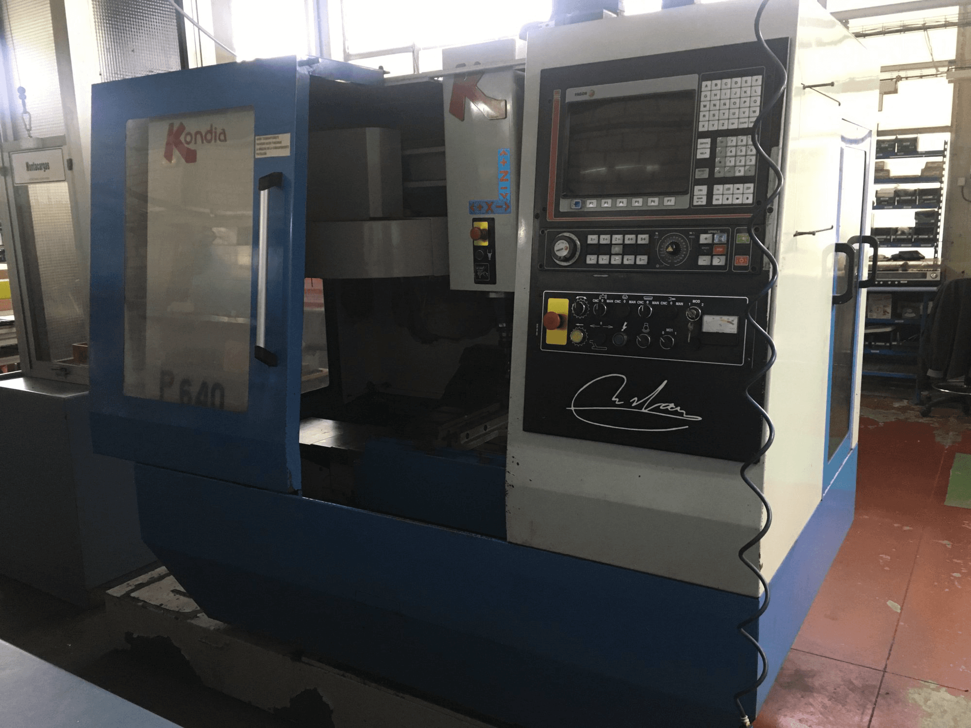 Prikaz stroja KONDIA B-640 zdesna