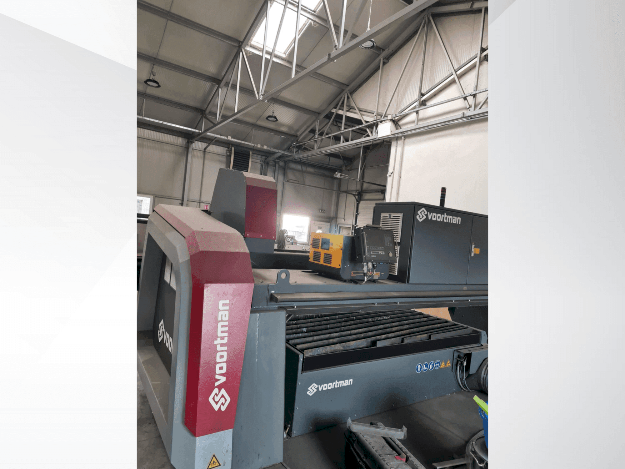 Prikaz stroja VOORTMAN V304 sprijeda