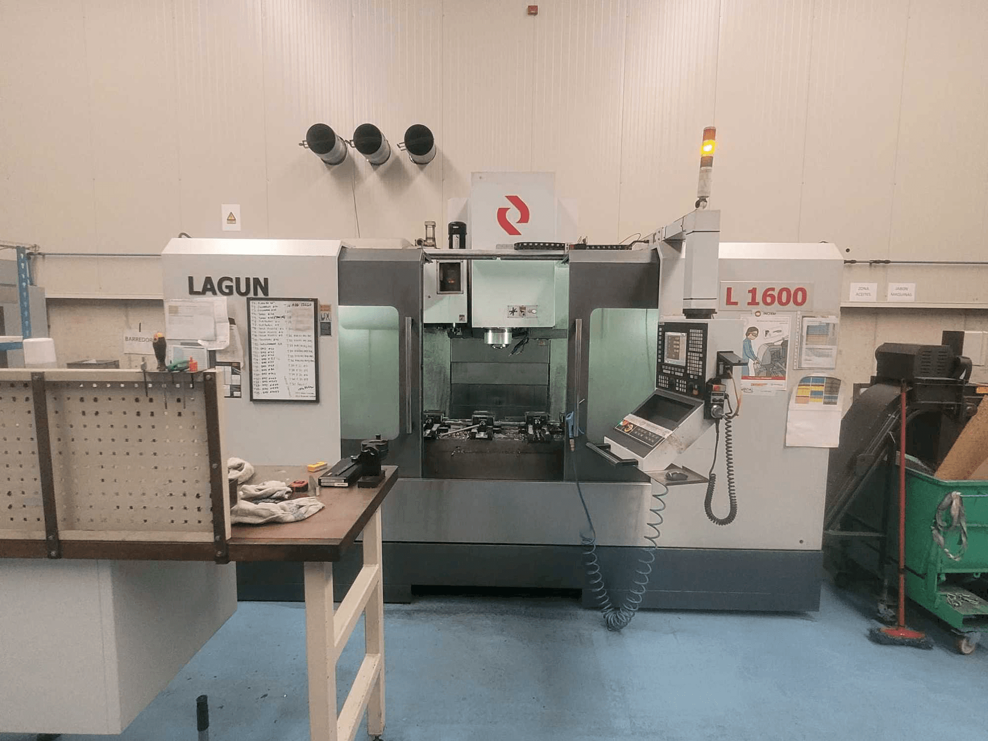 Prikaz stroja LAGUN L-1600 sprijeda