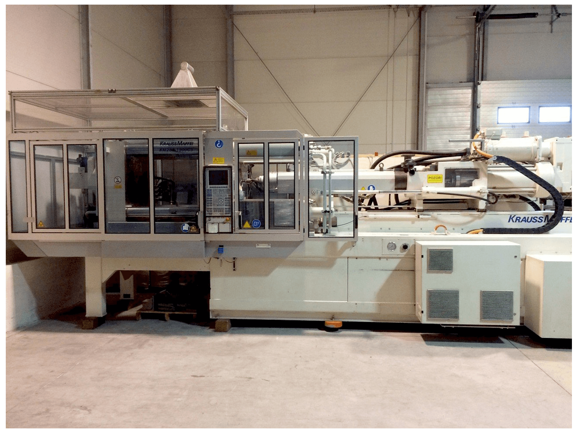 Prikaz stroja Krauss Maffei KM 280-1900 C3 sprijeda